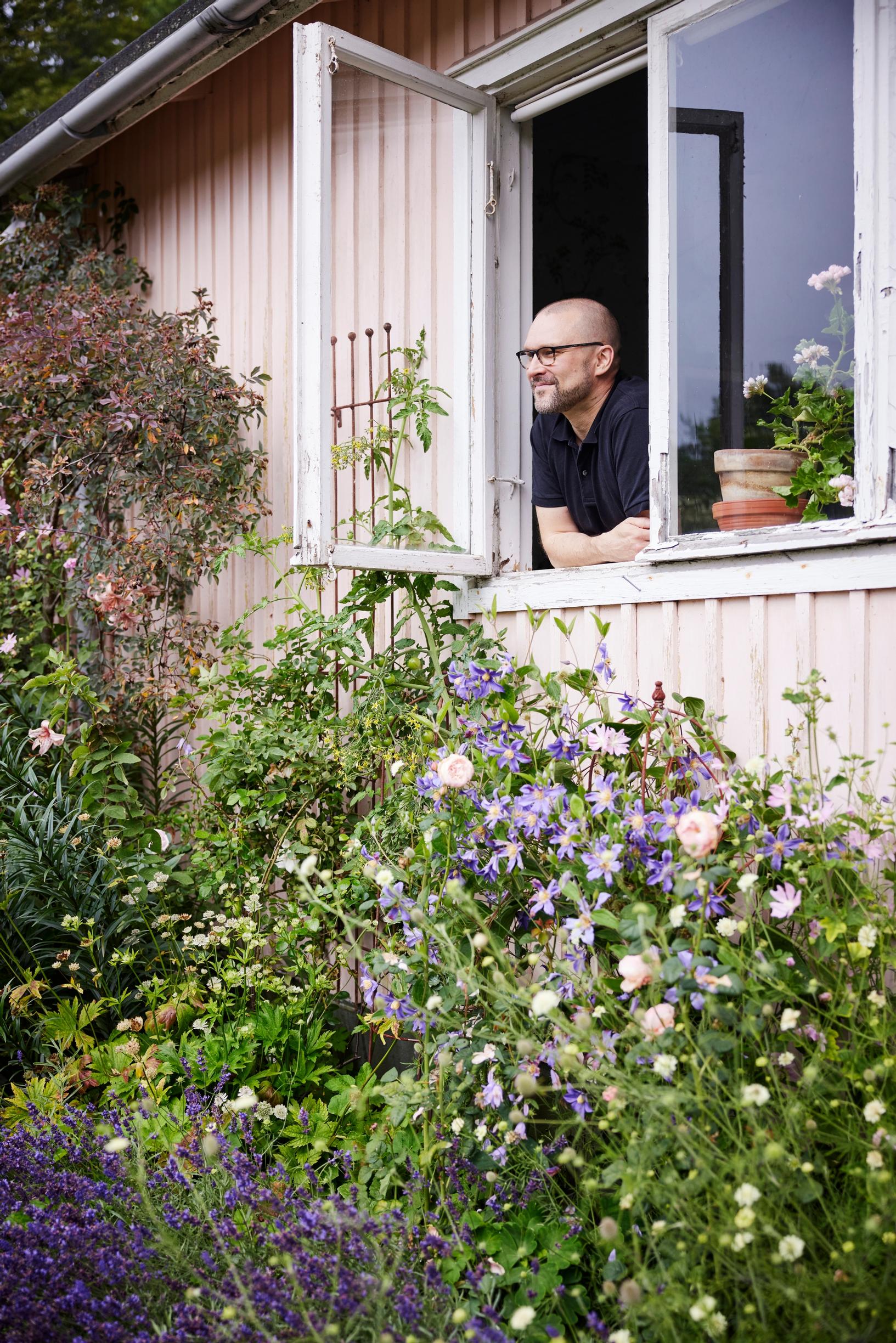 Tommi Koivisto looking out the window