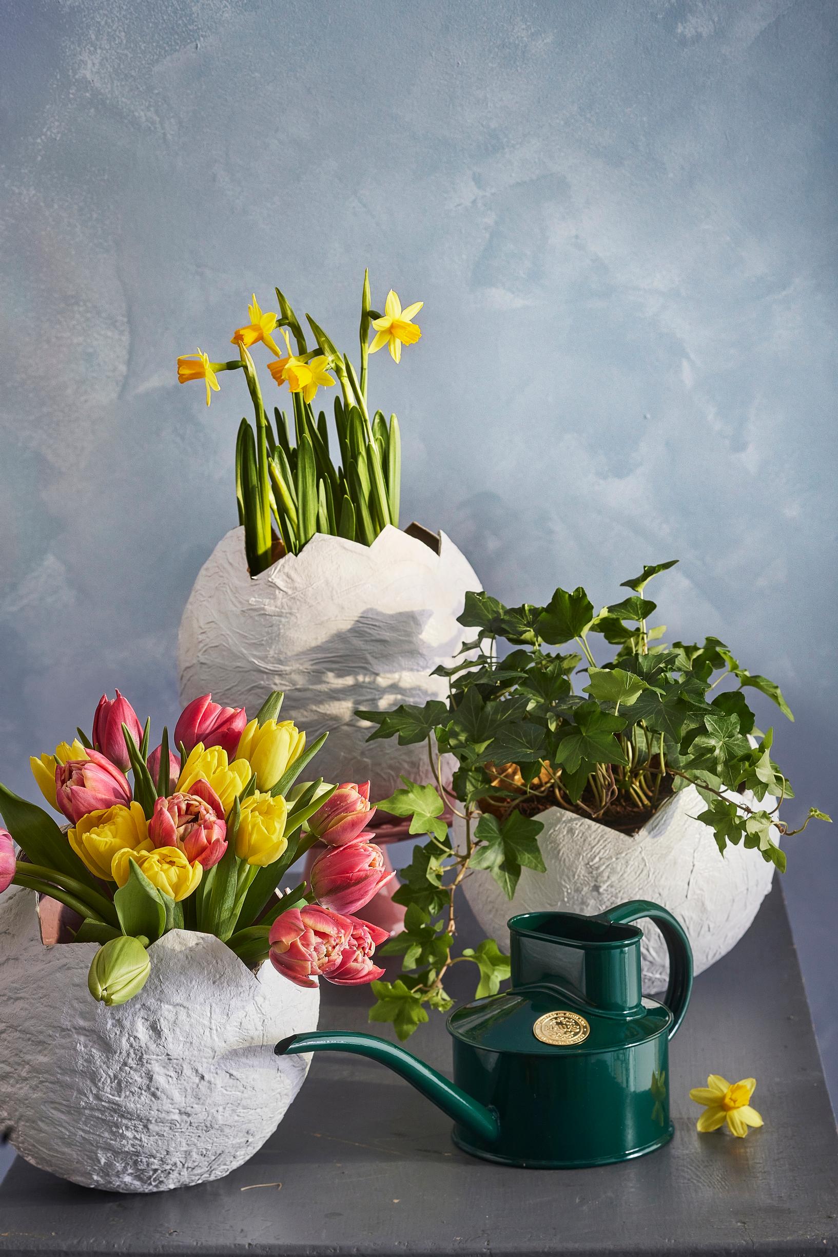 Giant eggs have arrived! Make these playful Easter eggs from paper—you’ll only need three supplies for the shortcut version