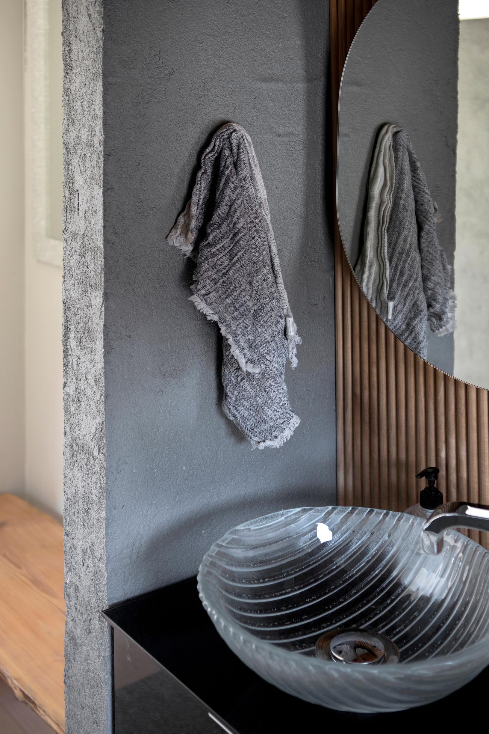 Natural materials have been used in the sauna cottage