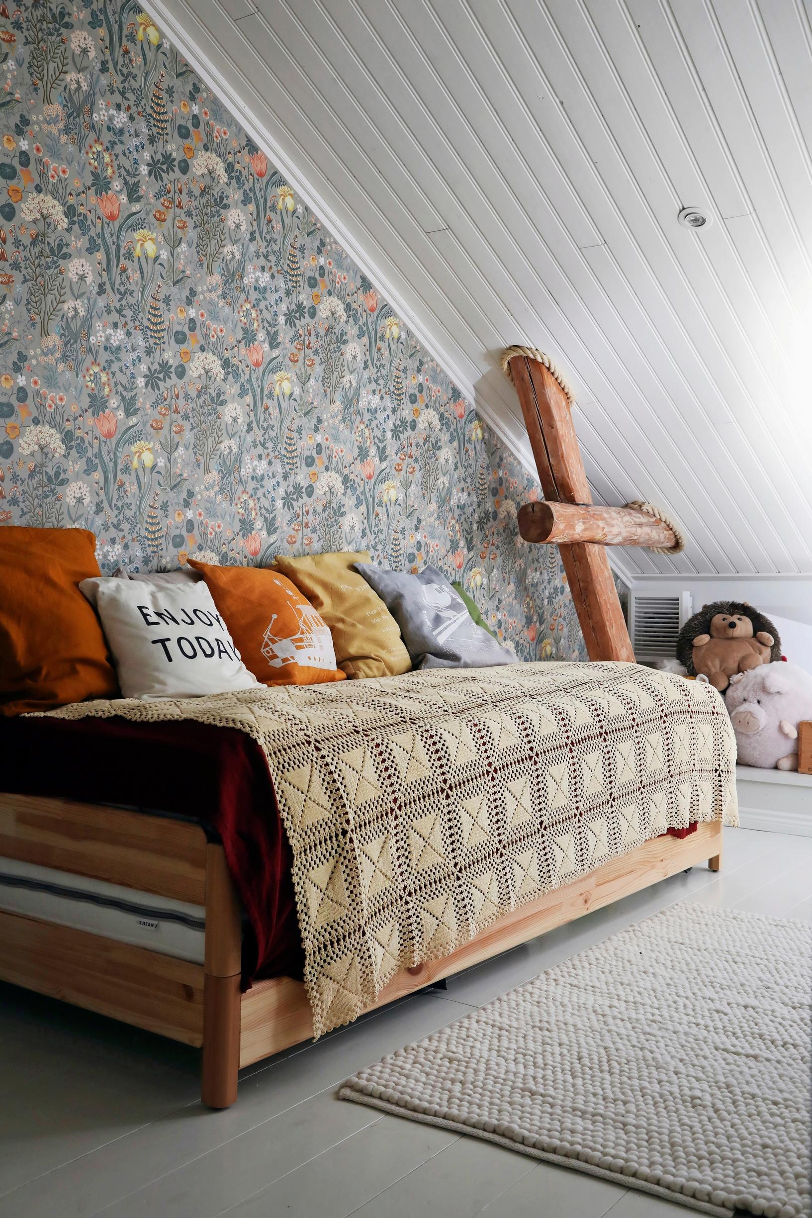Lace bedspread on the guest bed