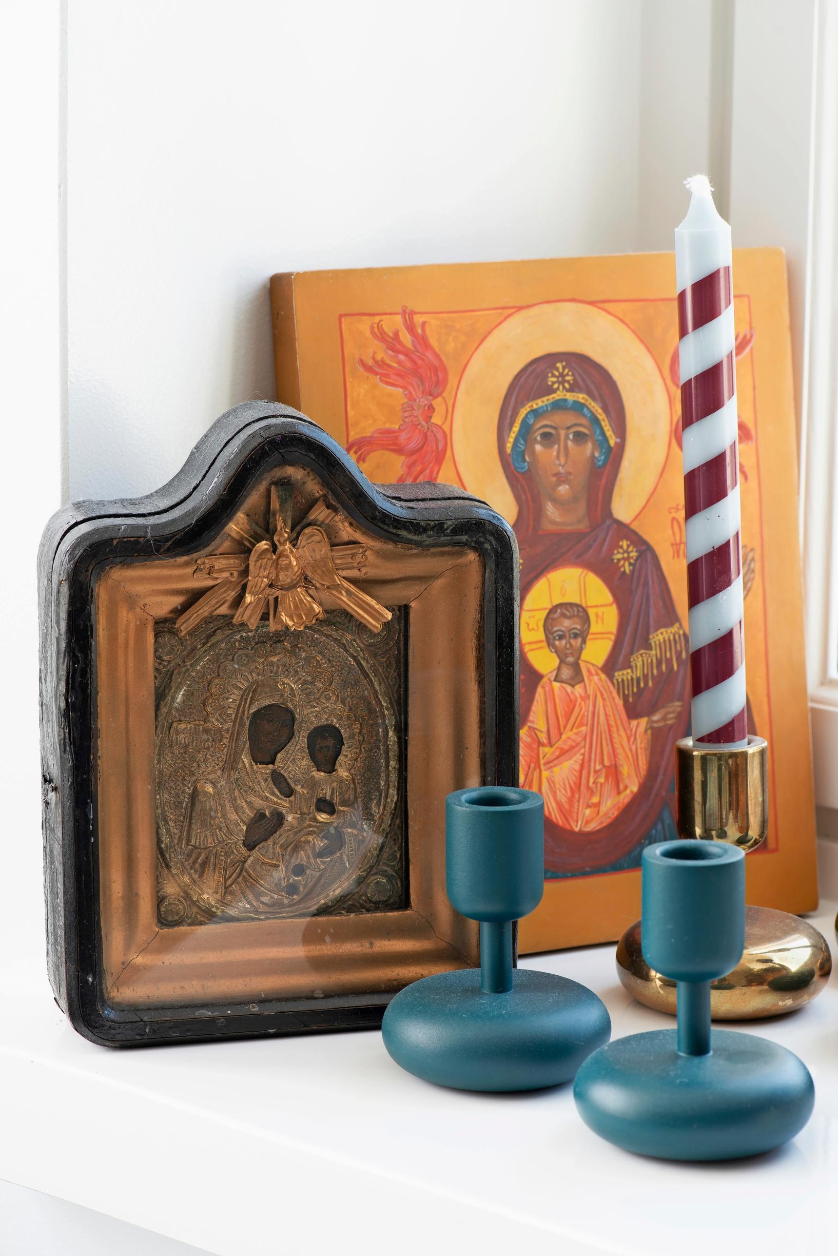Icons on the windowsill.