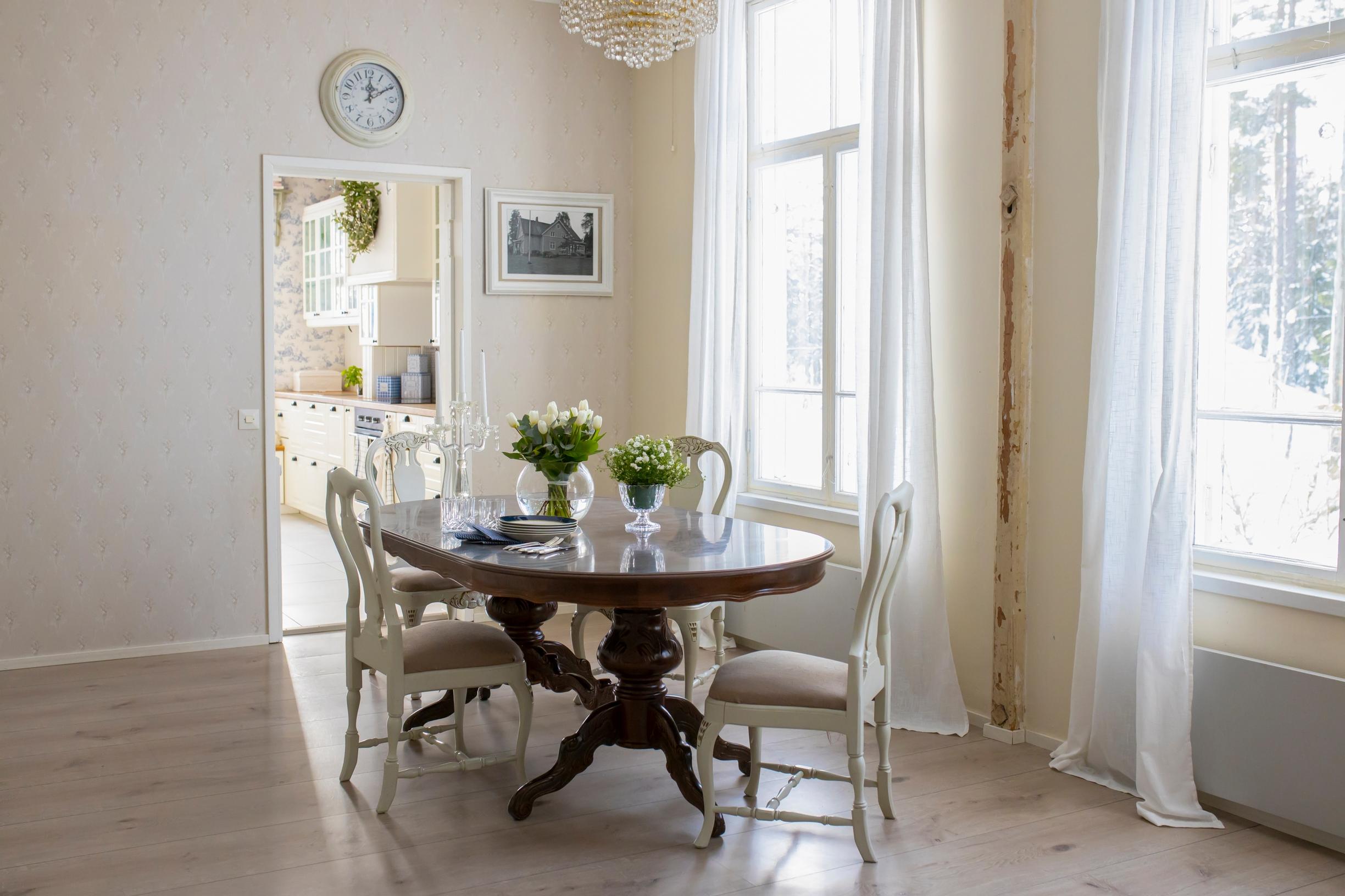 The old elementary school’s large hall as a dining area.