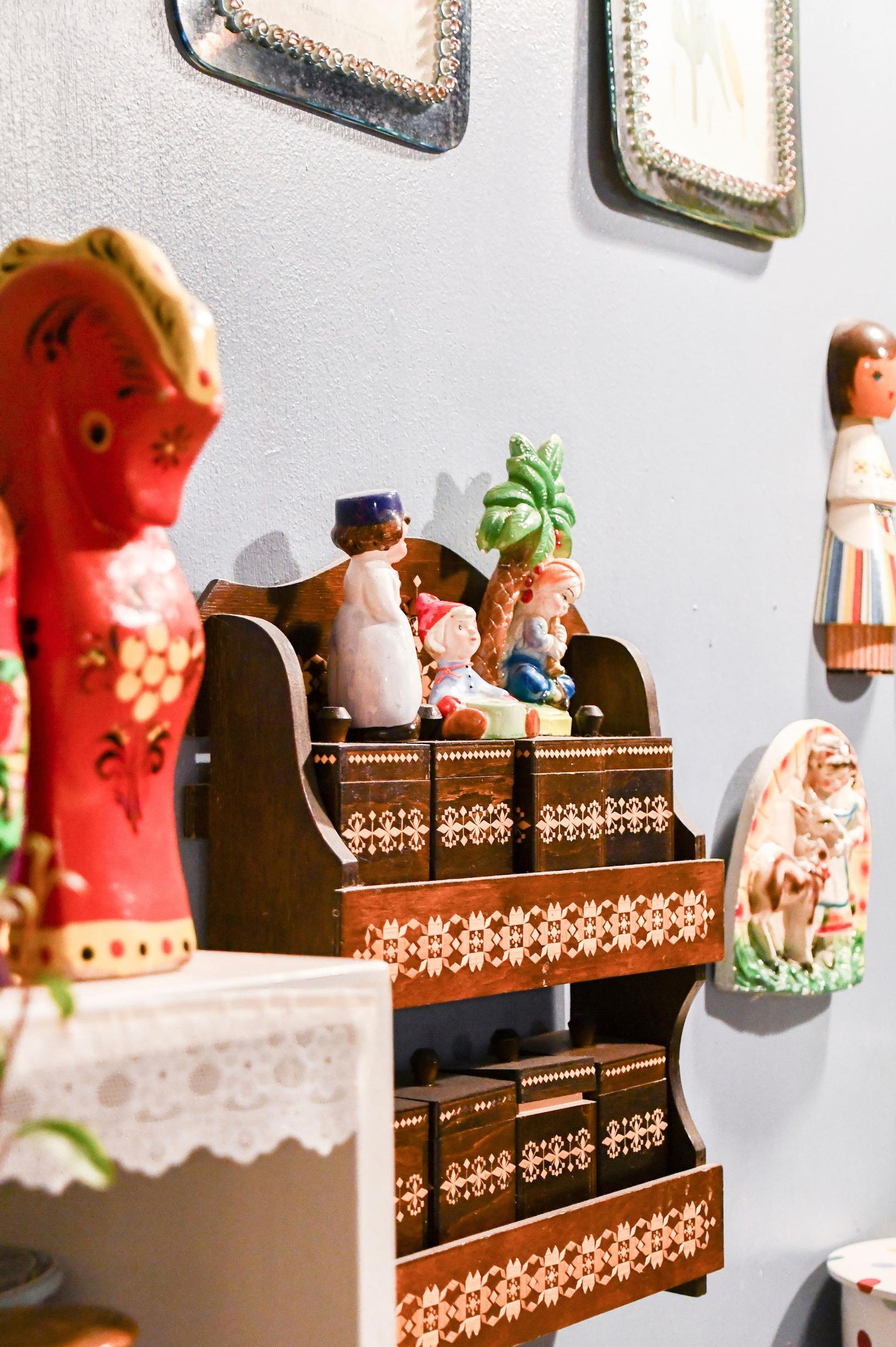 A retro spice shelf.