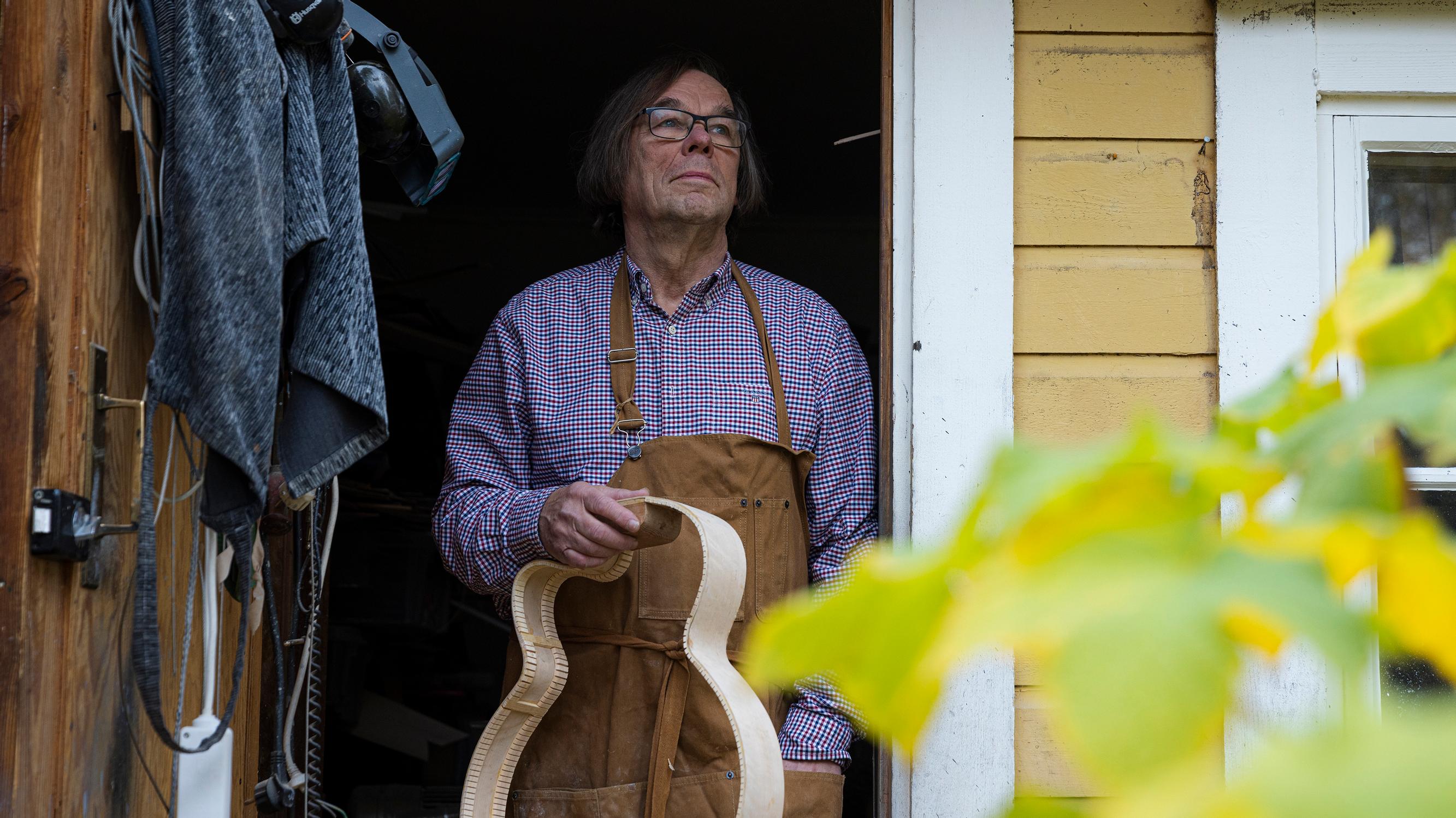 Dive into the work of designer Olavi Lindén: iconic Fiskars tools and bowed instruments