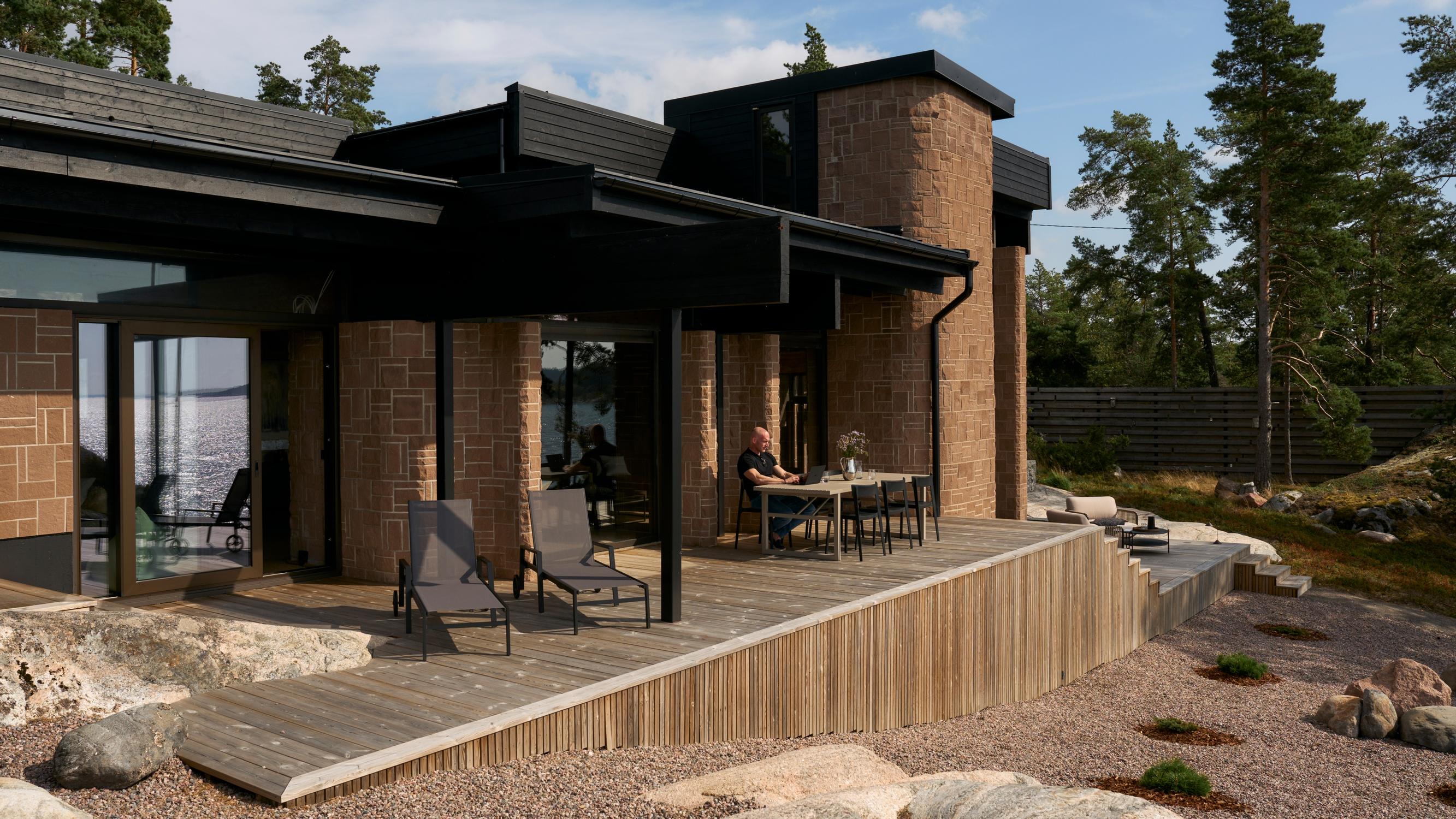 Unique villa in a rugged archipelago—Erkka’s family fell in love with the charm of a 1970s house