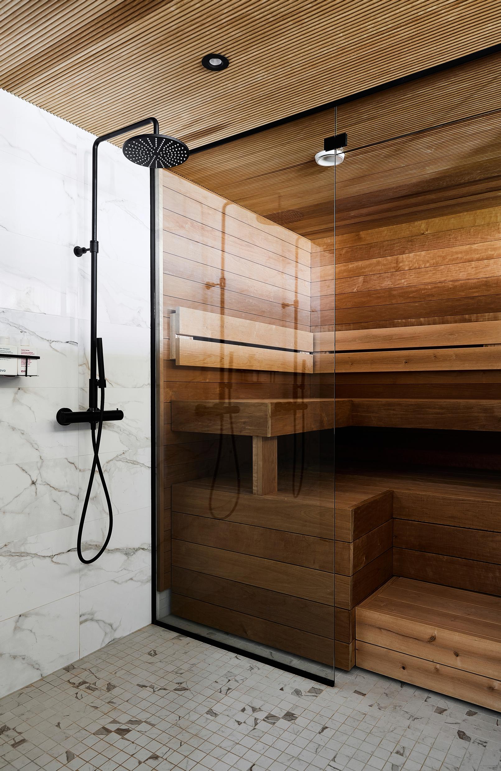 Sauna and shower.