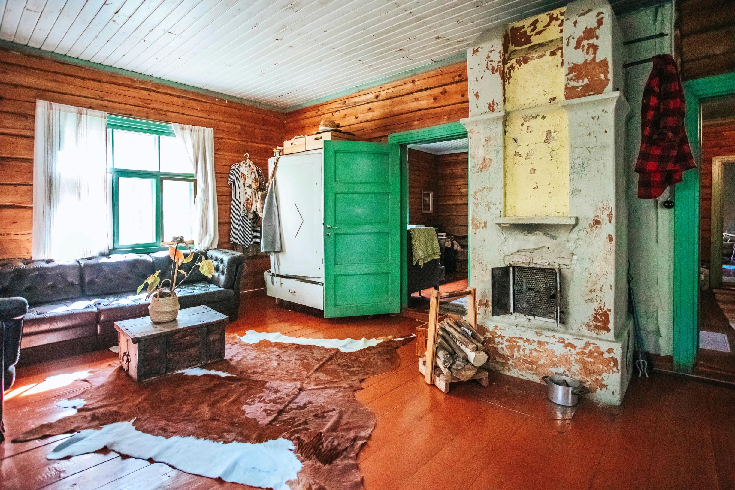 A large bedroom