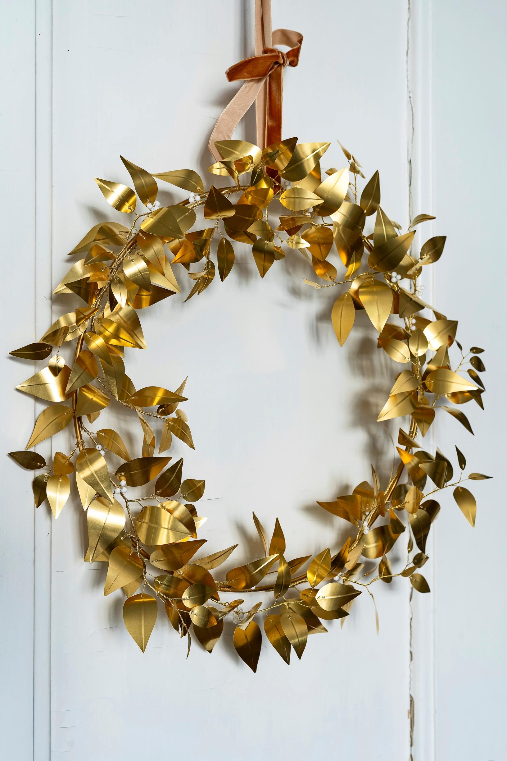 Brass leaf wreath DIY
