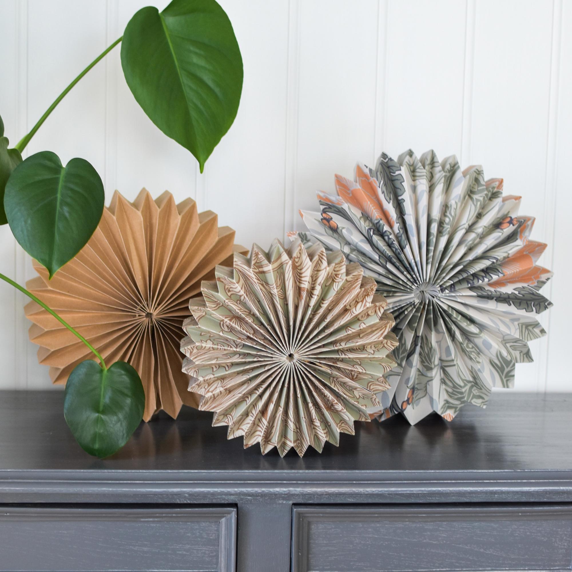 Create an atmospheric paper lamp with origami techniques