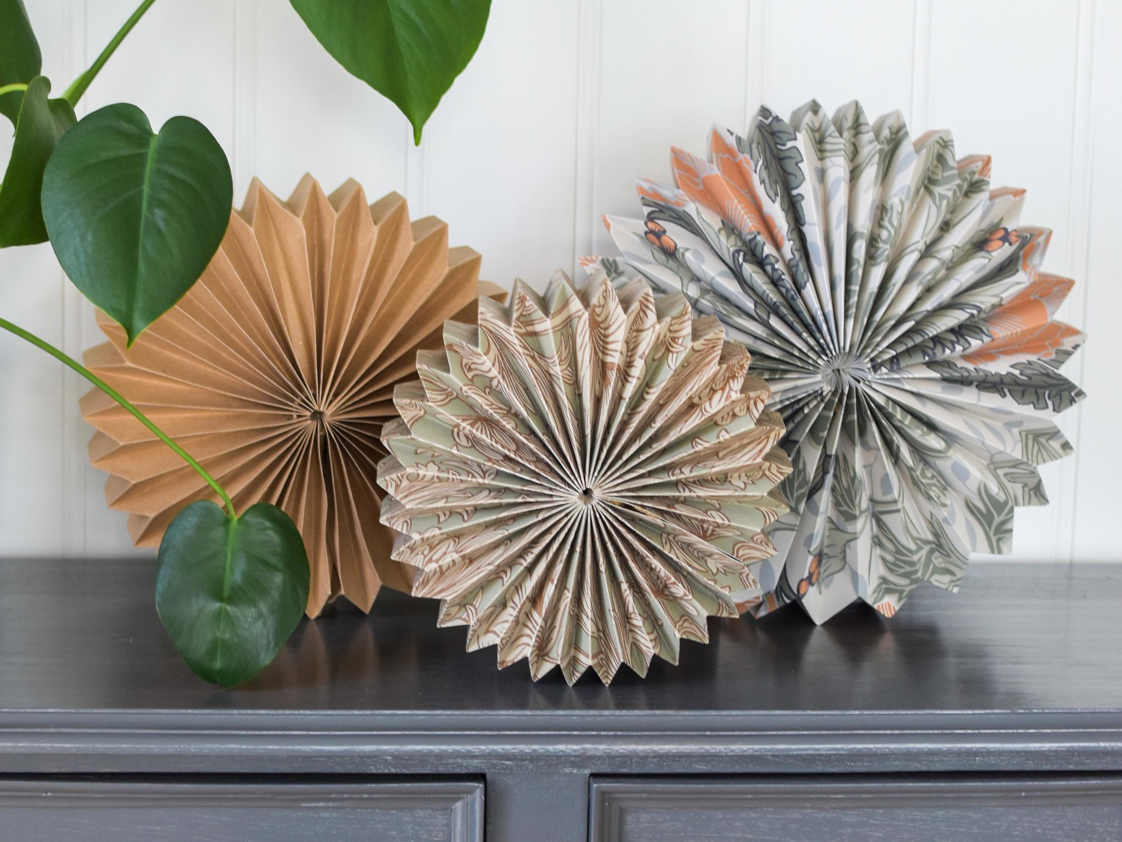 Create an atmospheric paper lamp with origami techniques