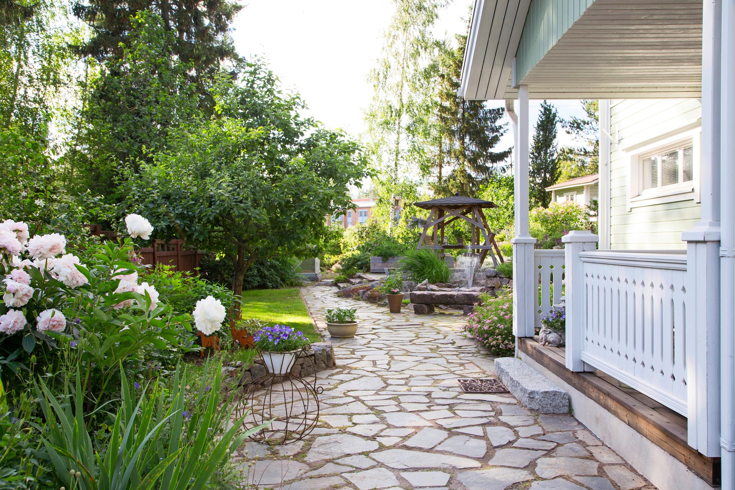 Inspiring garden paving ideas