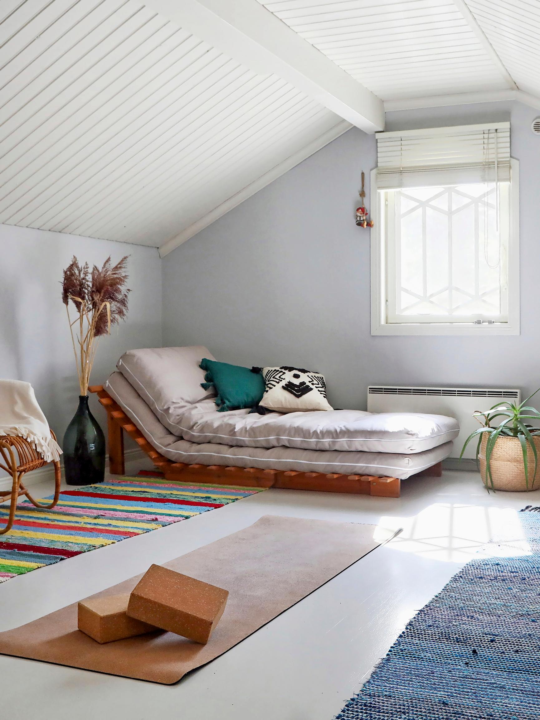 6 ways to bring a yoga studio atmosphere into your home