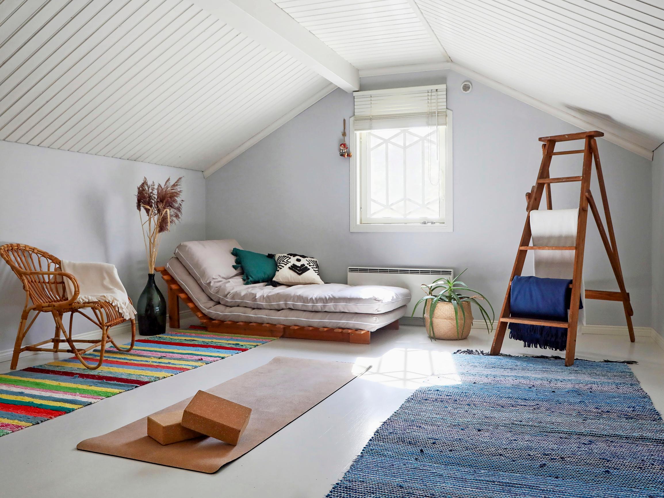 6 ways to bring a yoga studio atmosphere into your home