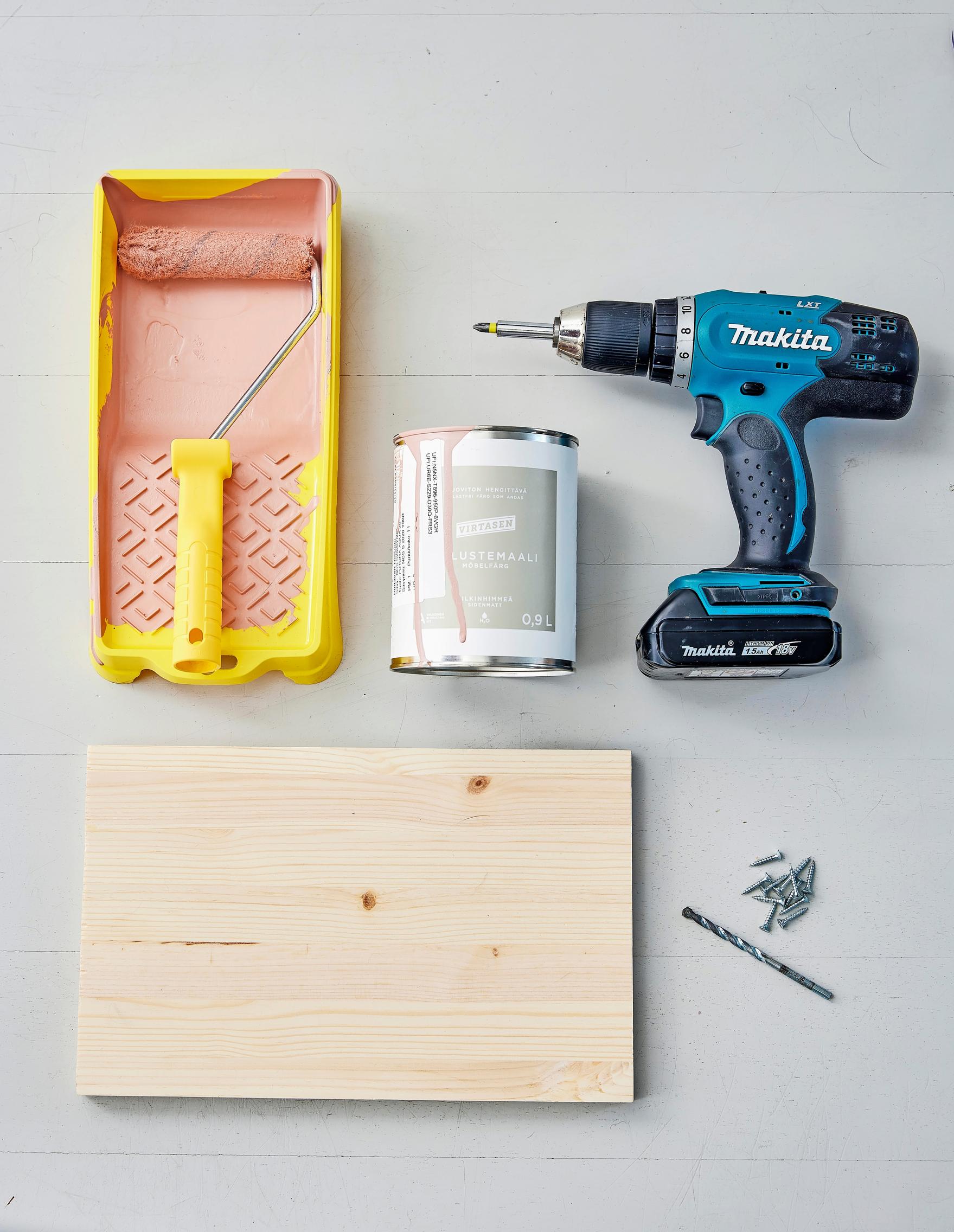 Photo of the supplies.