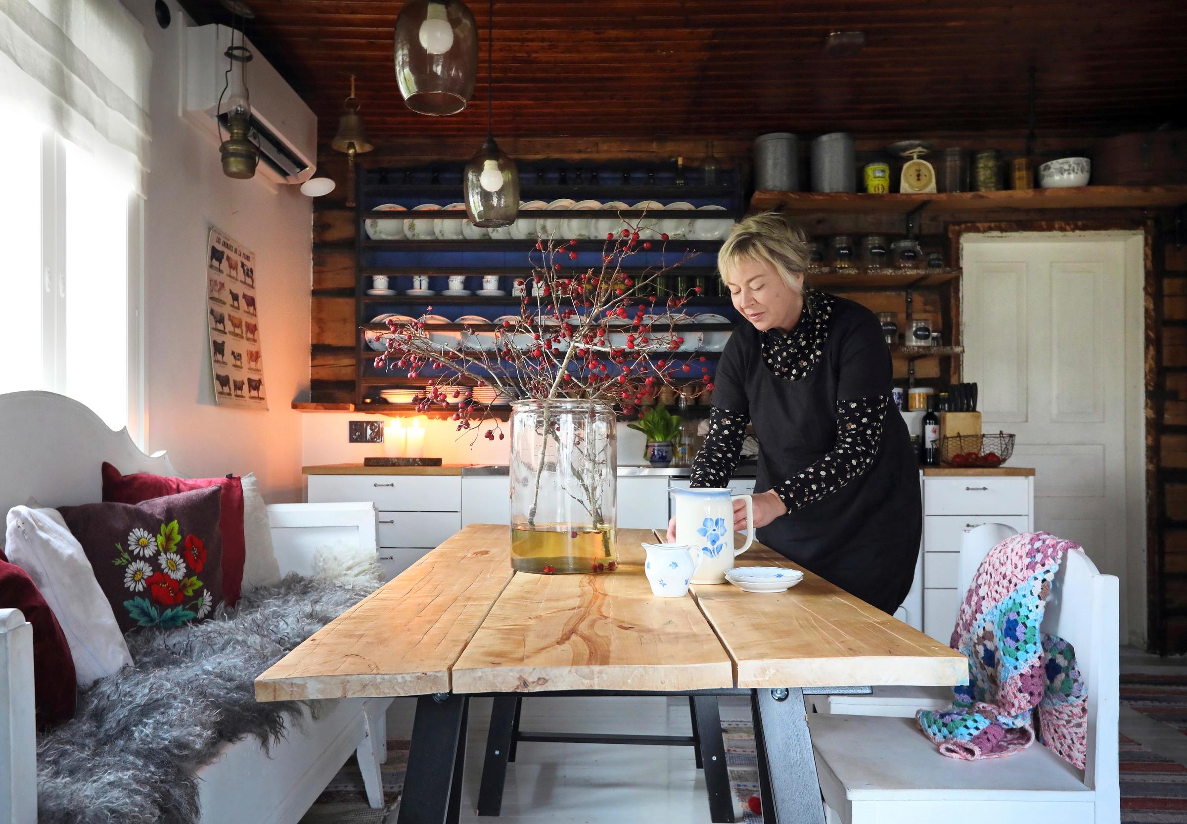 Nina Kiuru in the kitchen of the family home on Åland.