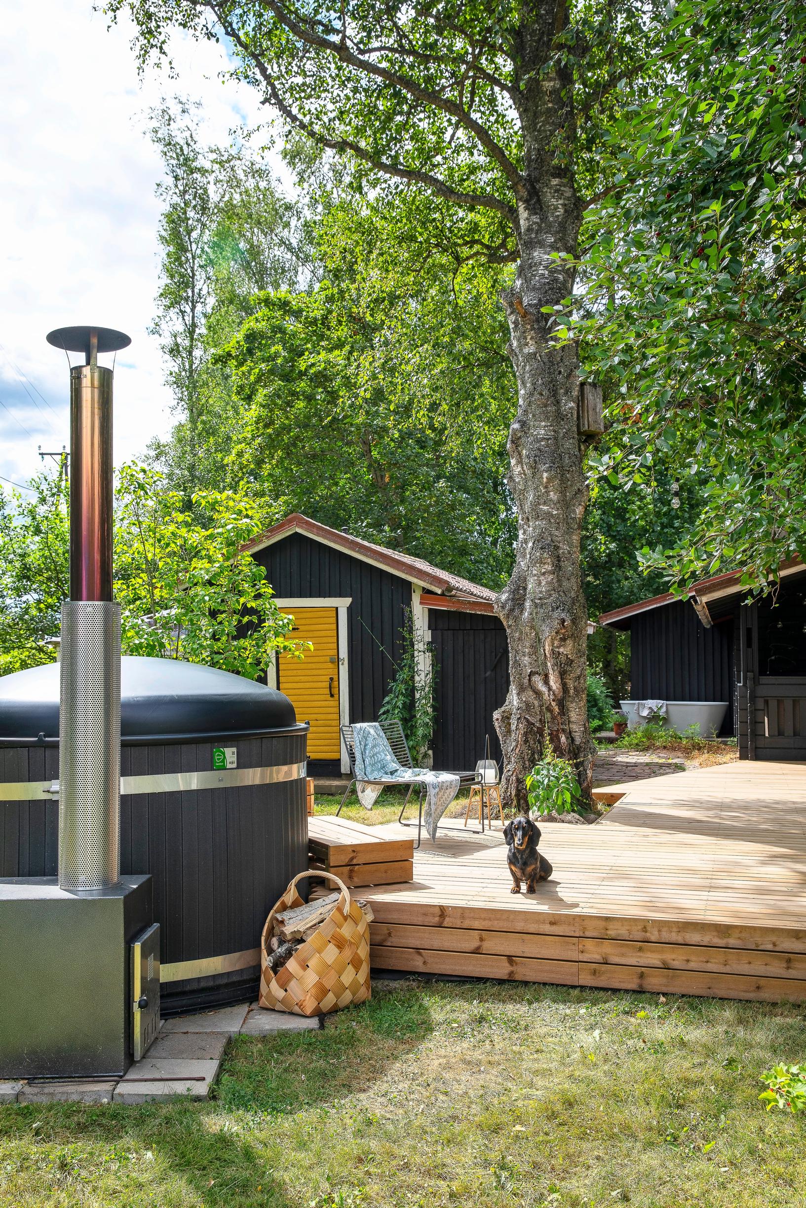 Hot tub and terrace