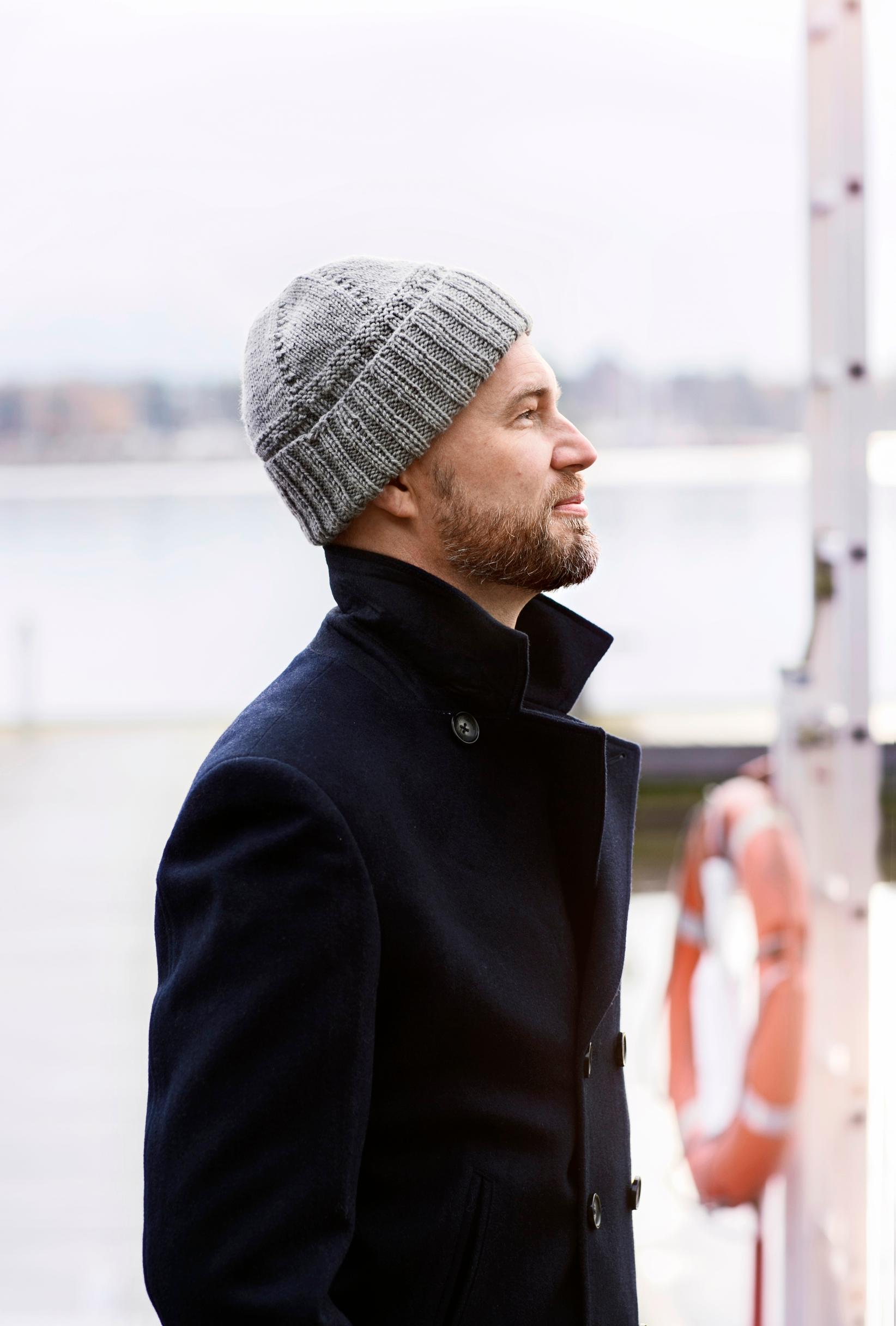 Knit a classic gray beanie in just two evenings