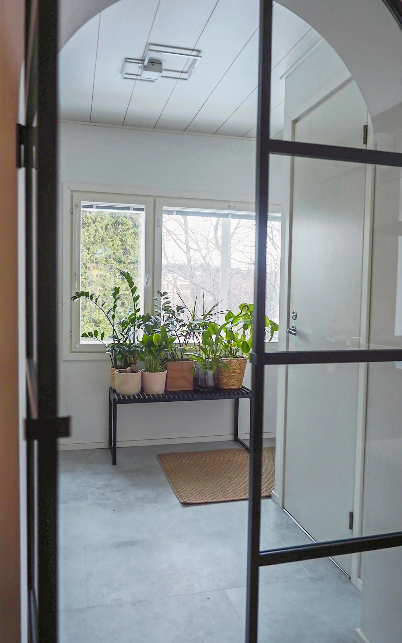 Entryway before the transformation