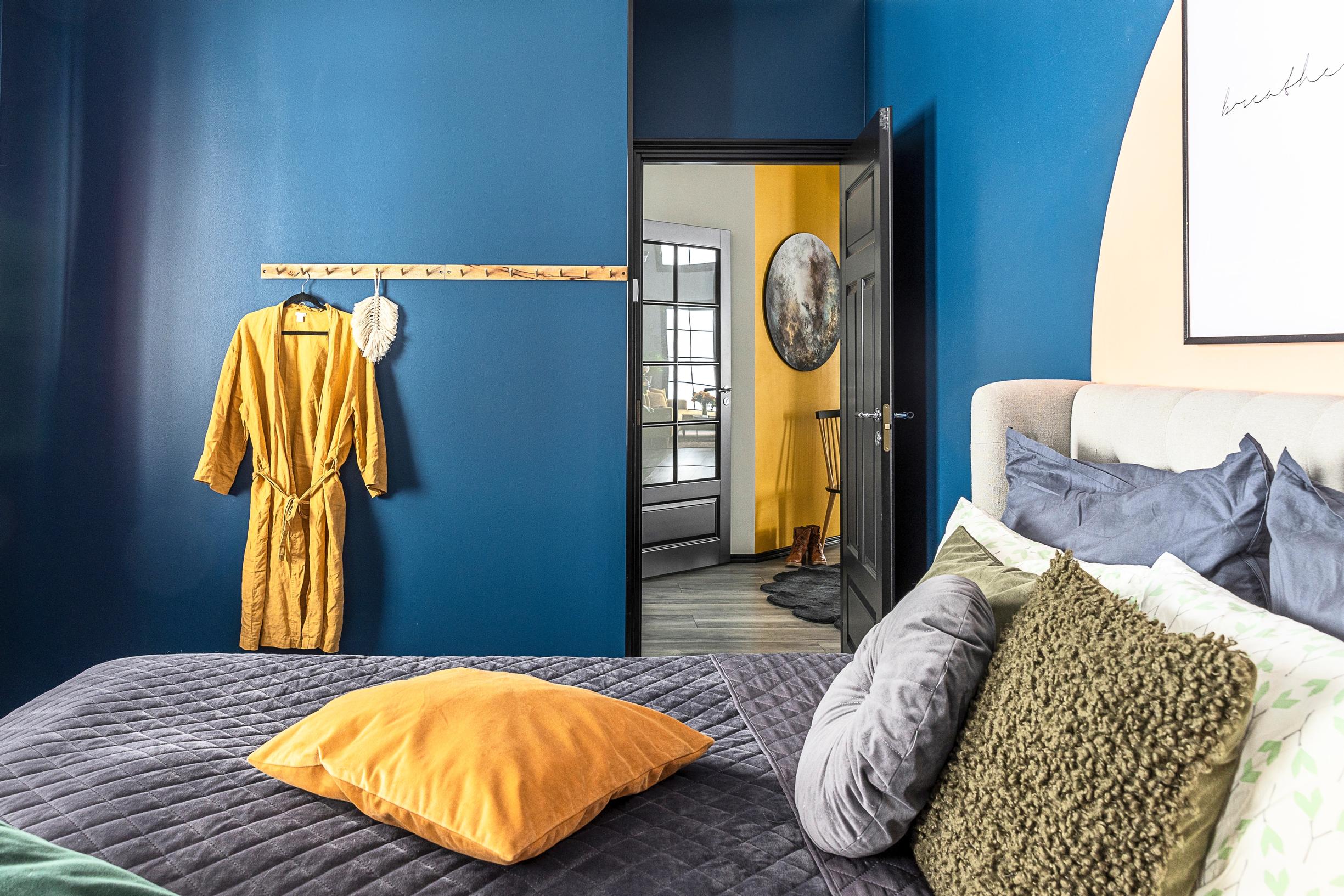 Annika and Simon’s bedroom painted in blue.