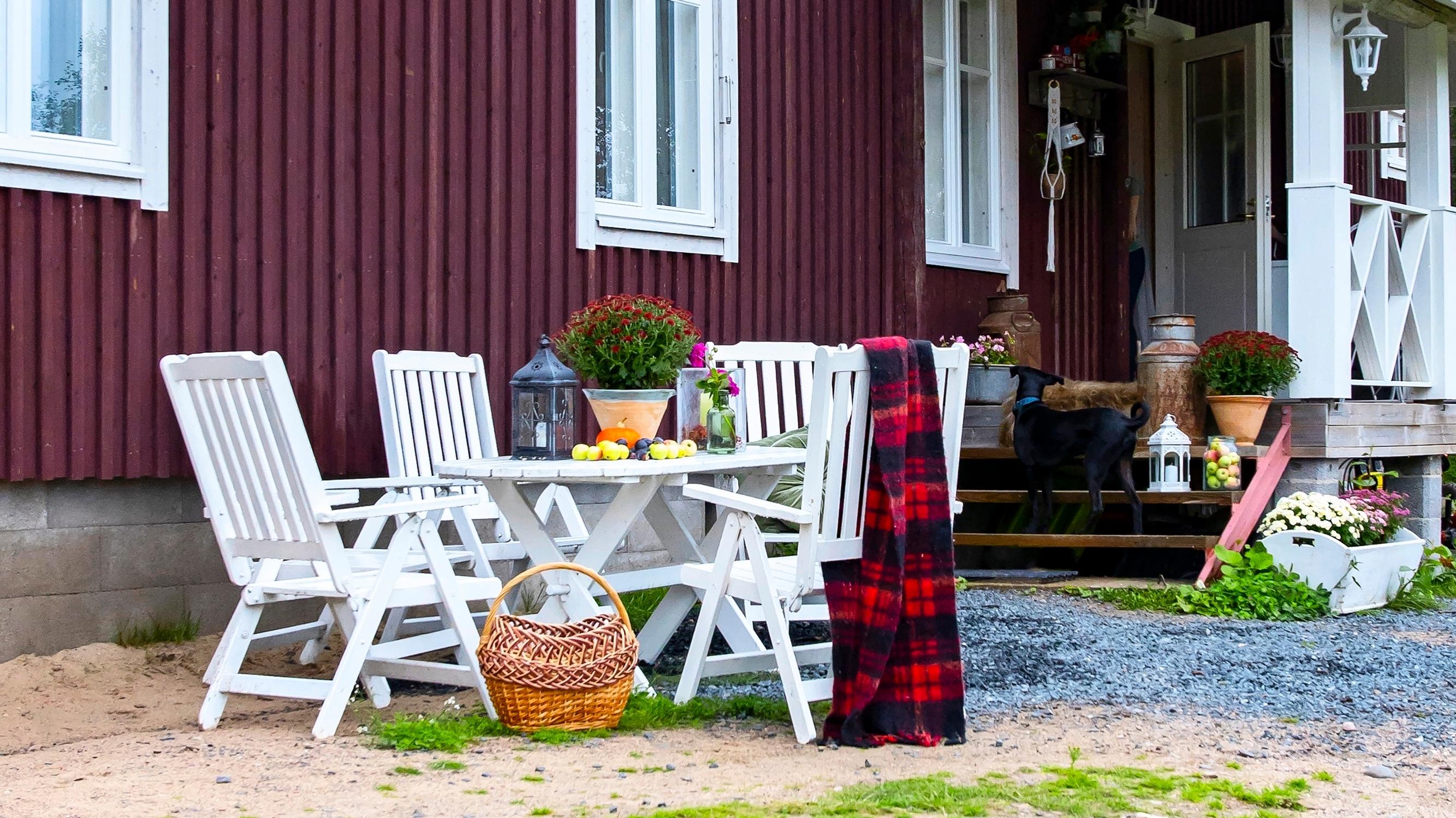 Old hat factory turned captivating cottage! Henna and Joni renovated a 19th-century log house into a restful retreat 