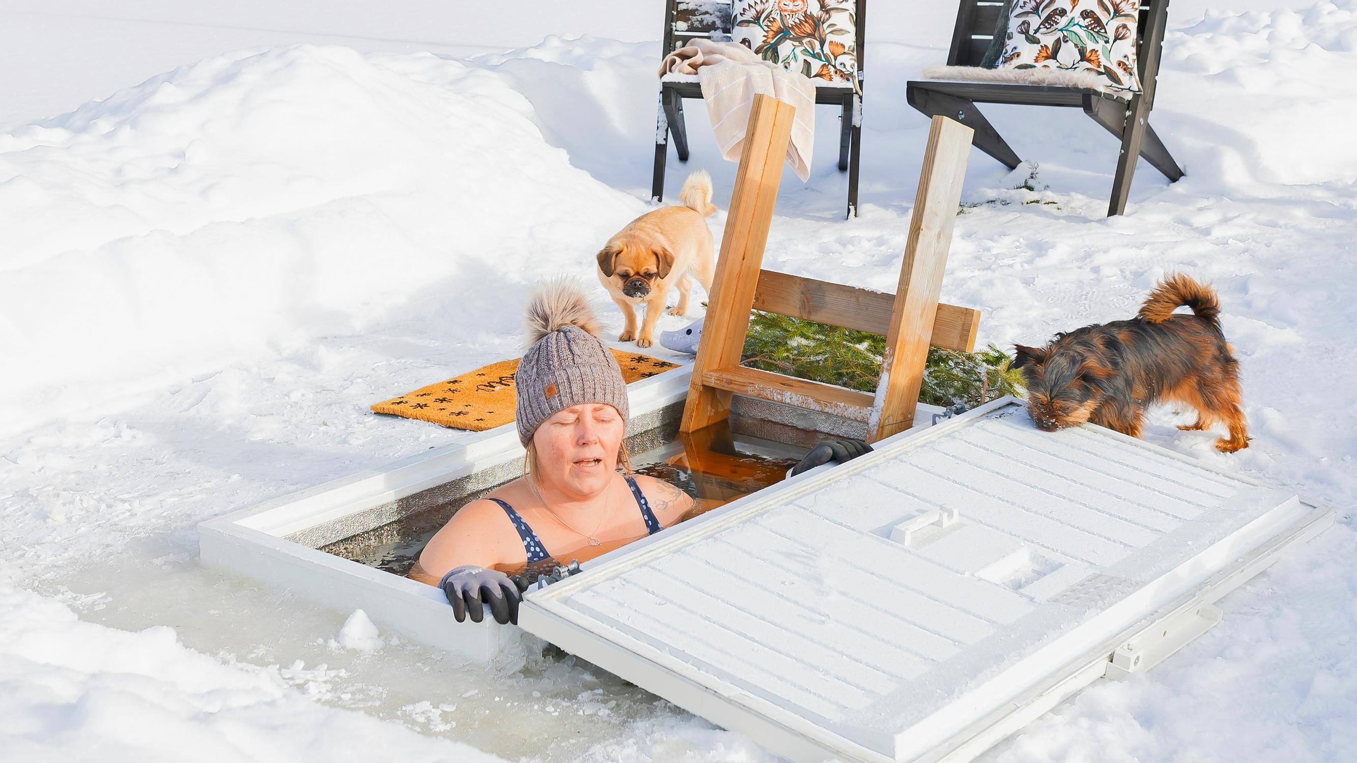 Family turns chest freezer into safe winter swimming spot with closable lid