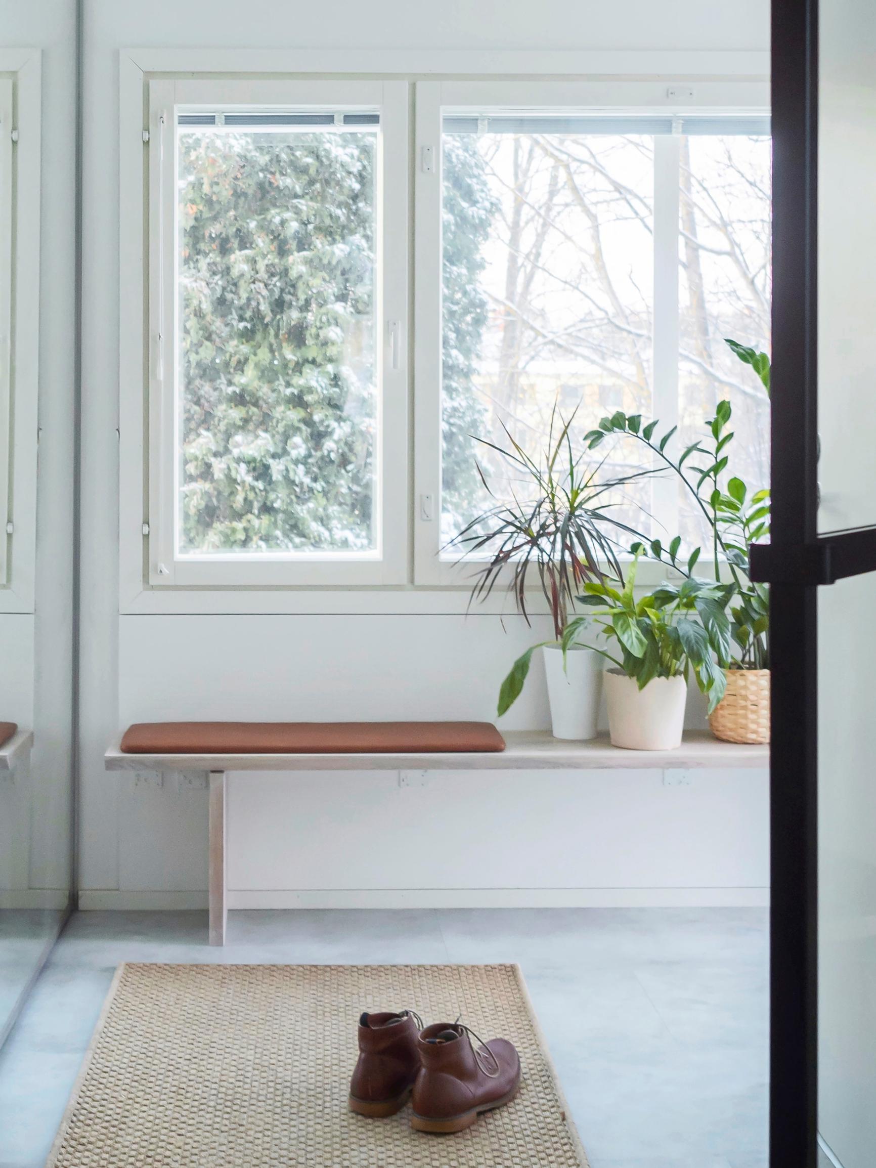More surface space and seating for your entryway—build a wall-mounted bench with our step-by-step guide
