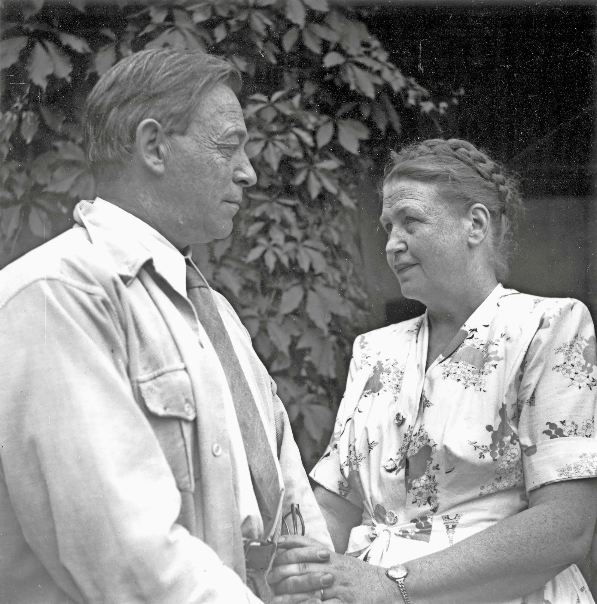Aino and Alvar Aalto in the yard of their home in 1947