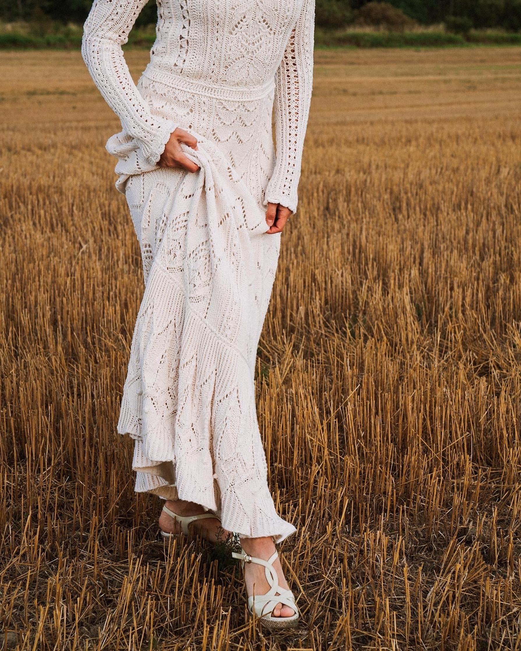 The hem of Veronika Lindberg’s knitted wedding dress