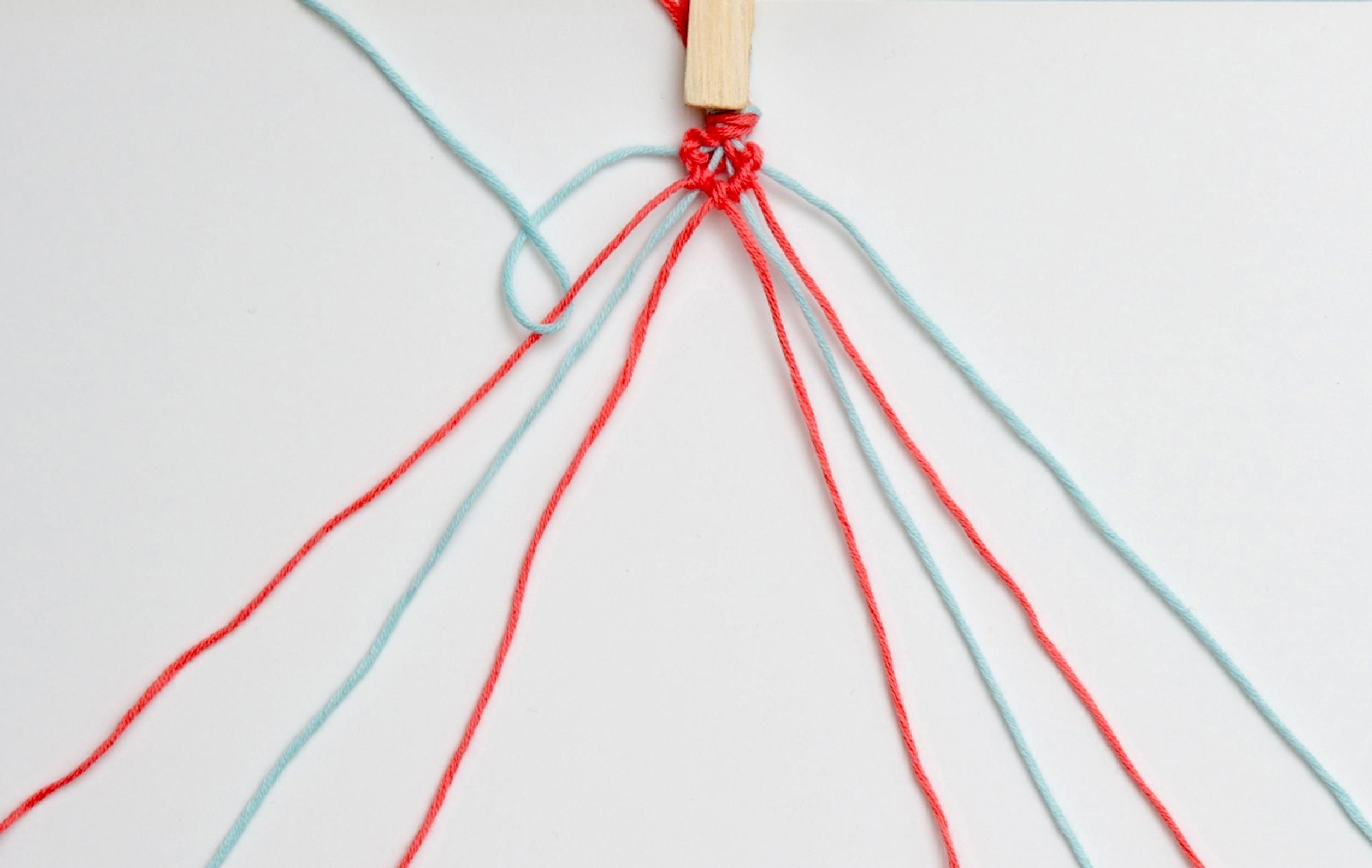 Herringbone-pattern friendship bracelet