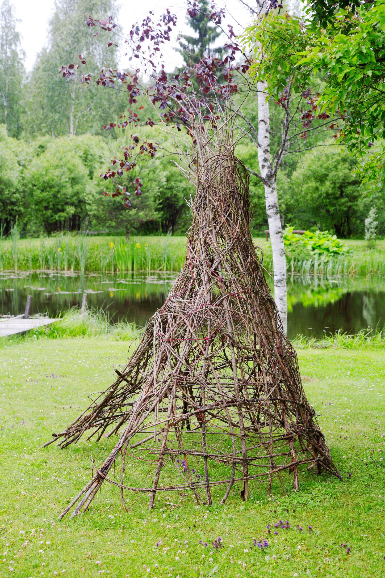 A hut made of willow.