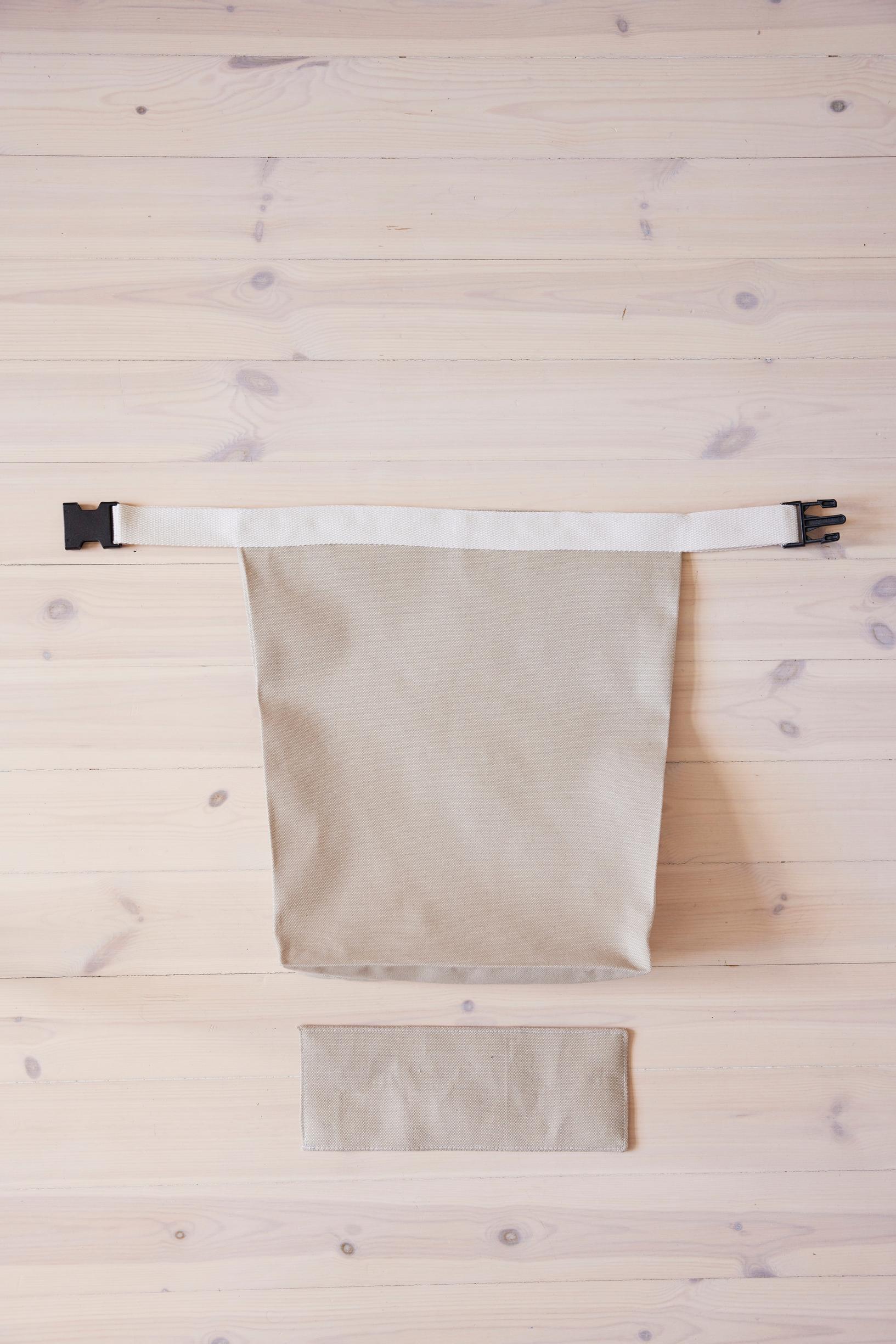 The lunch bag laid flat