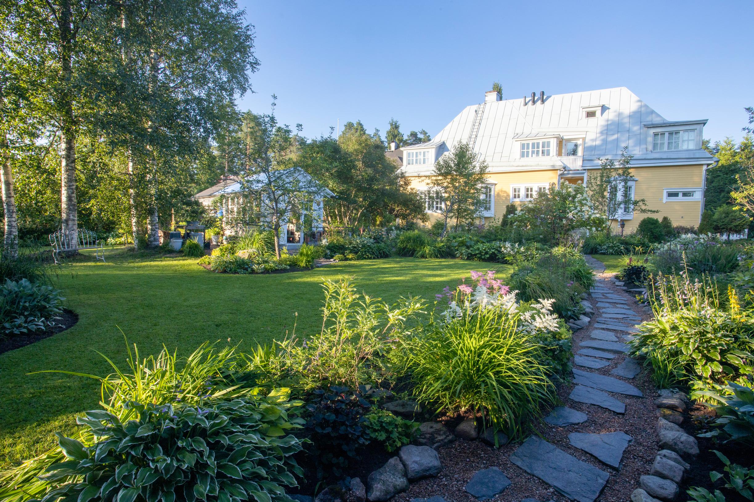 the garden of an old villa in Oulu