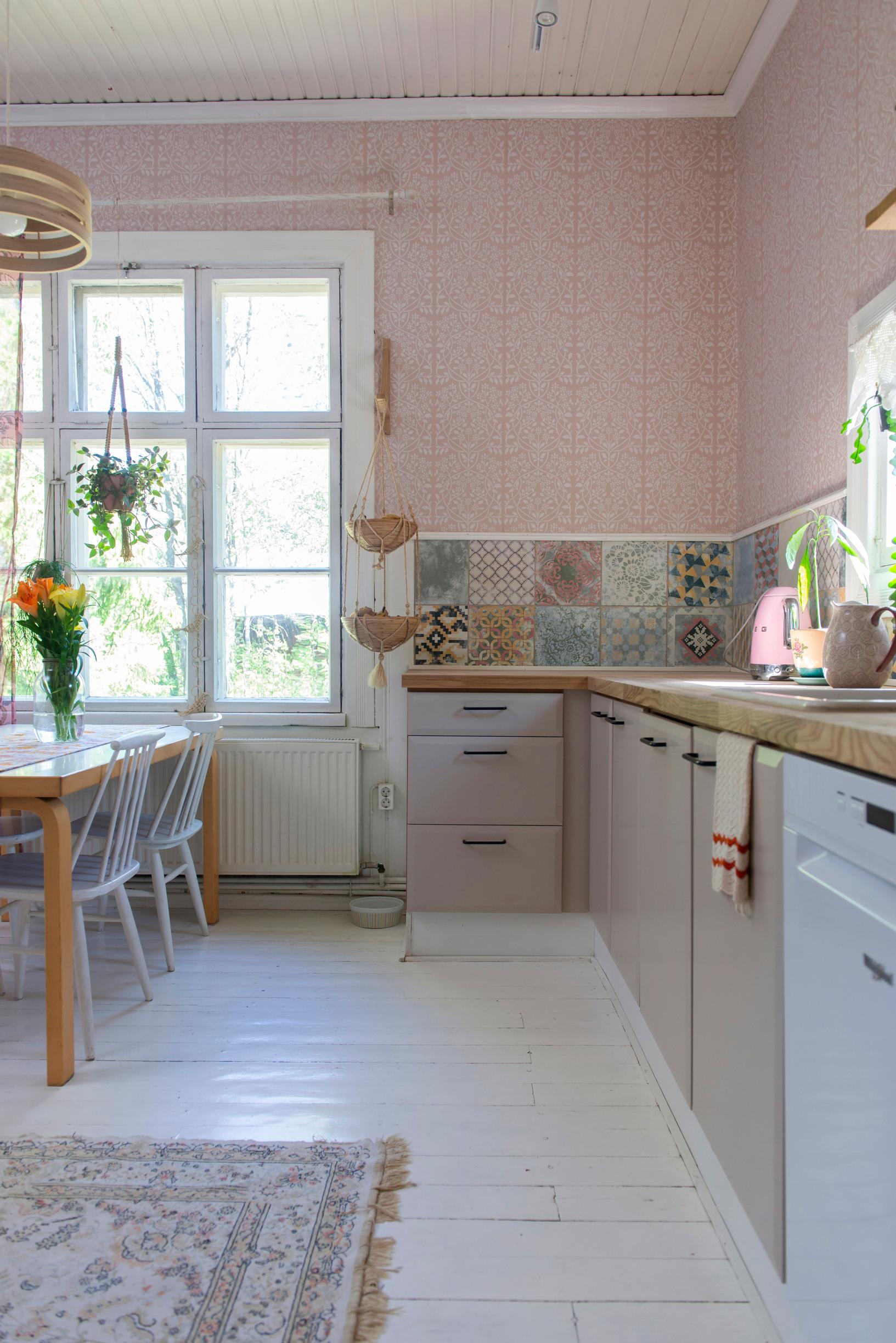 Kitchen with reused cabinets