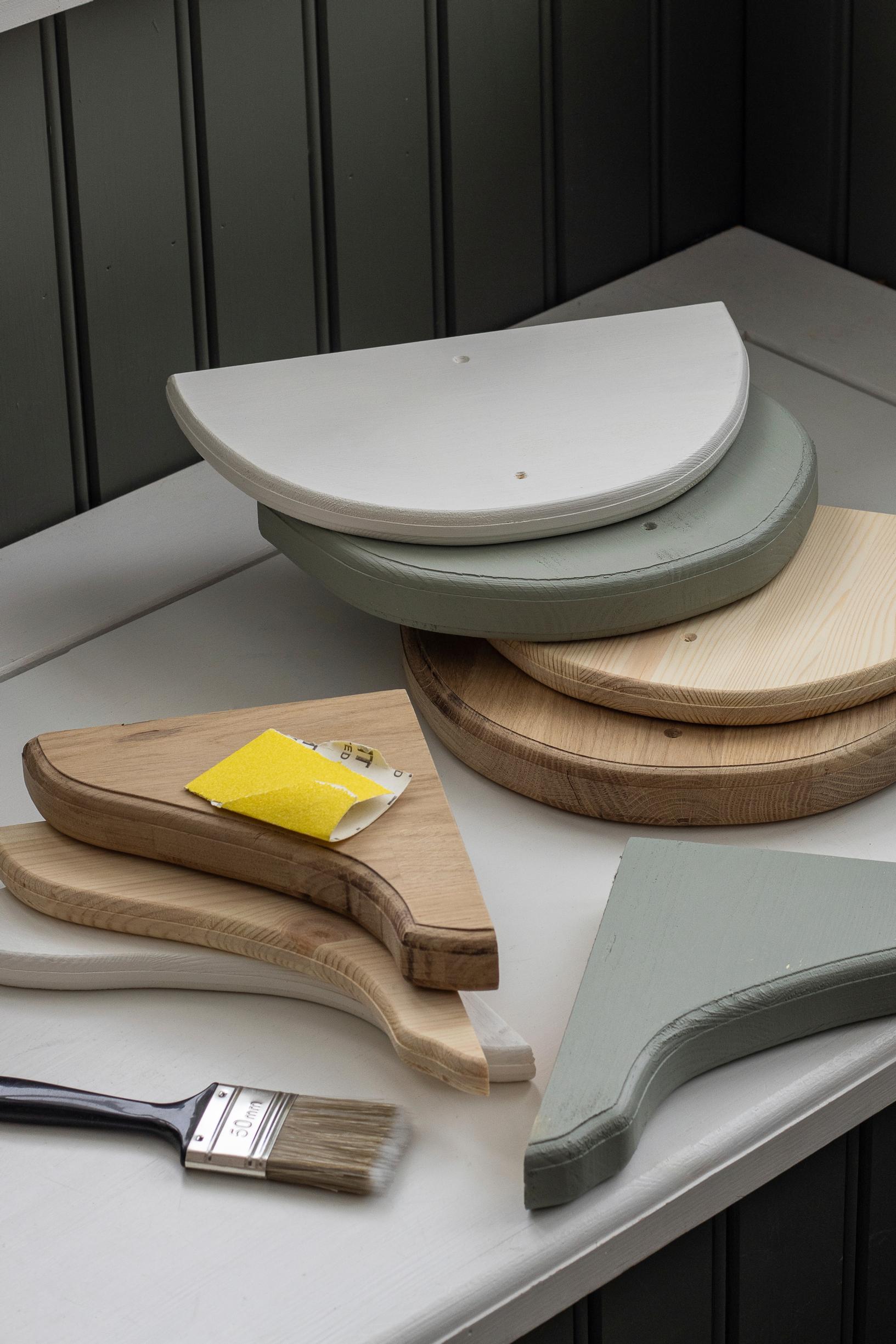 A photo of the shelf supplies.