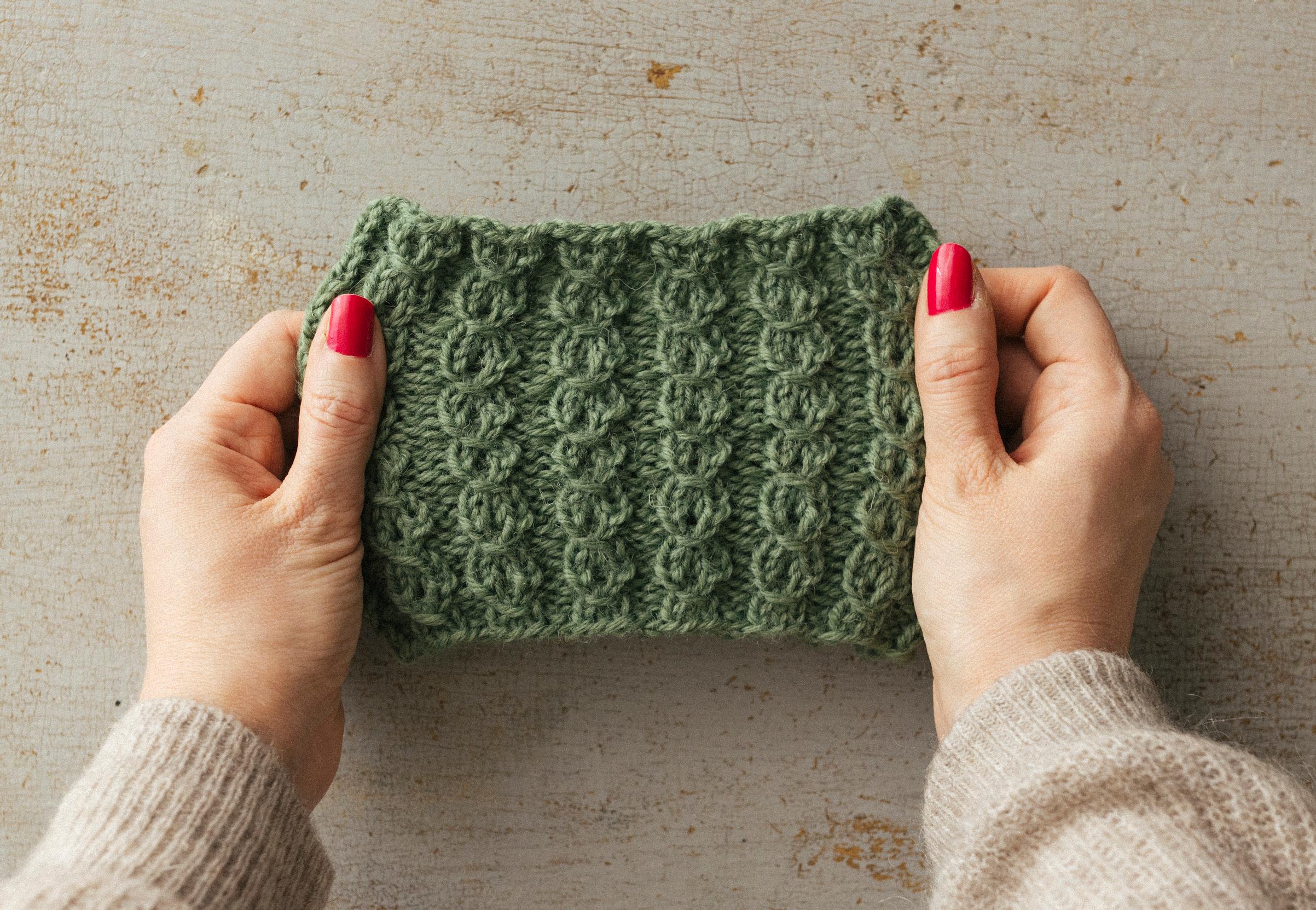 Stretchy mock cable