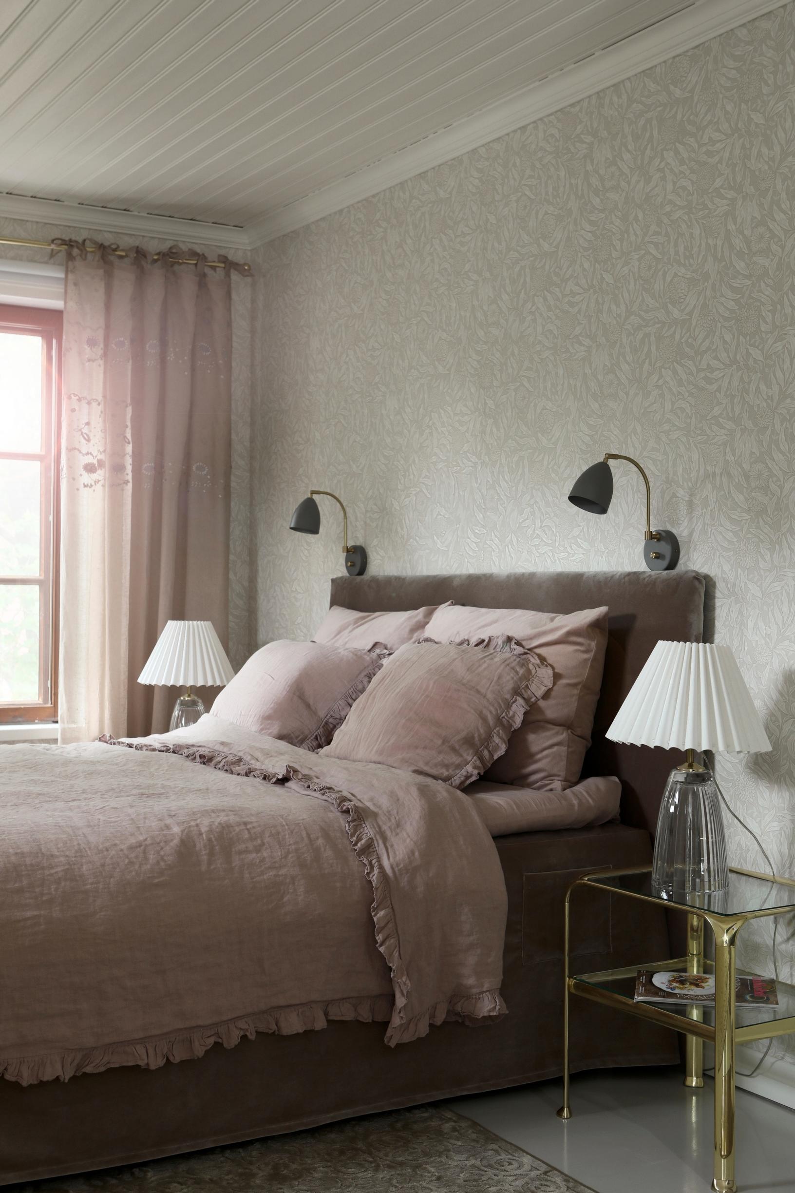 bedroom with pink tones