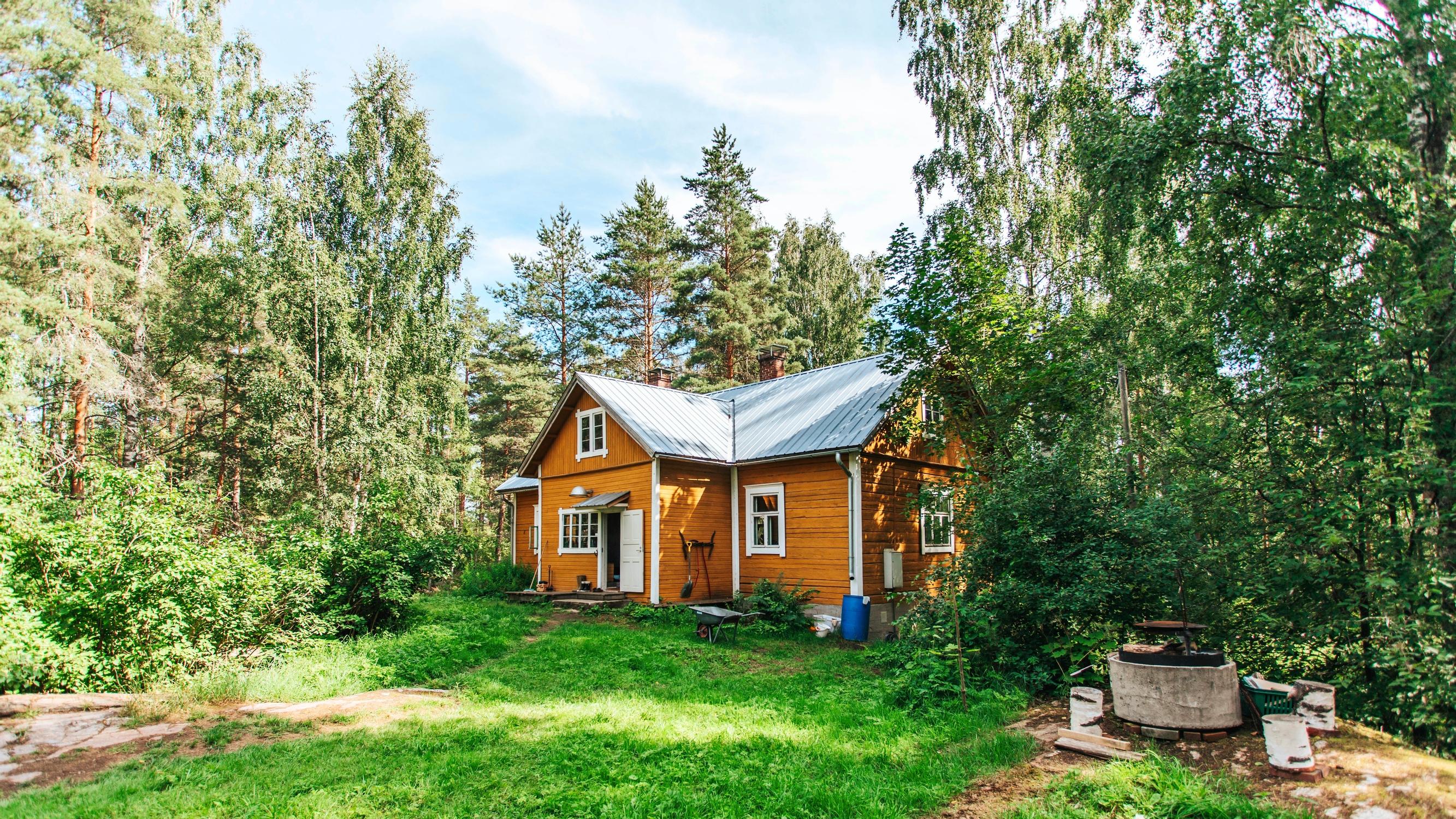 A fresh start in an abandoned house: Ilkka and Asta pay rent by restoring their home