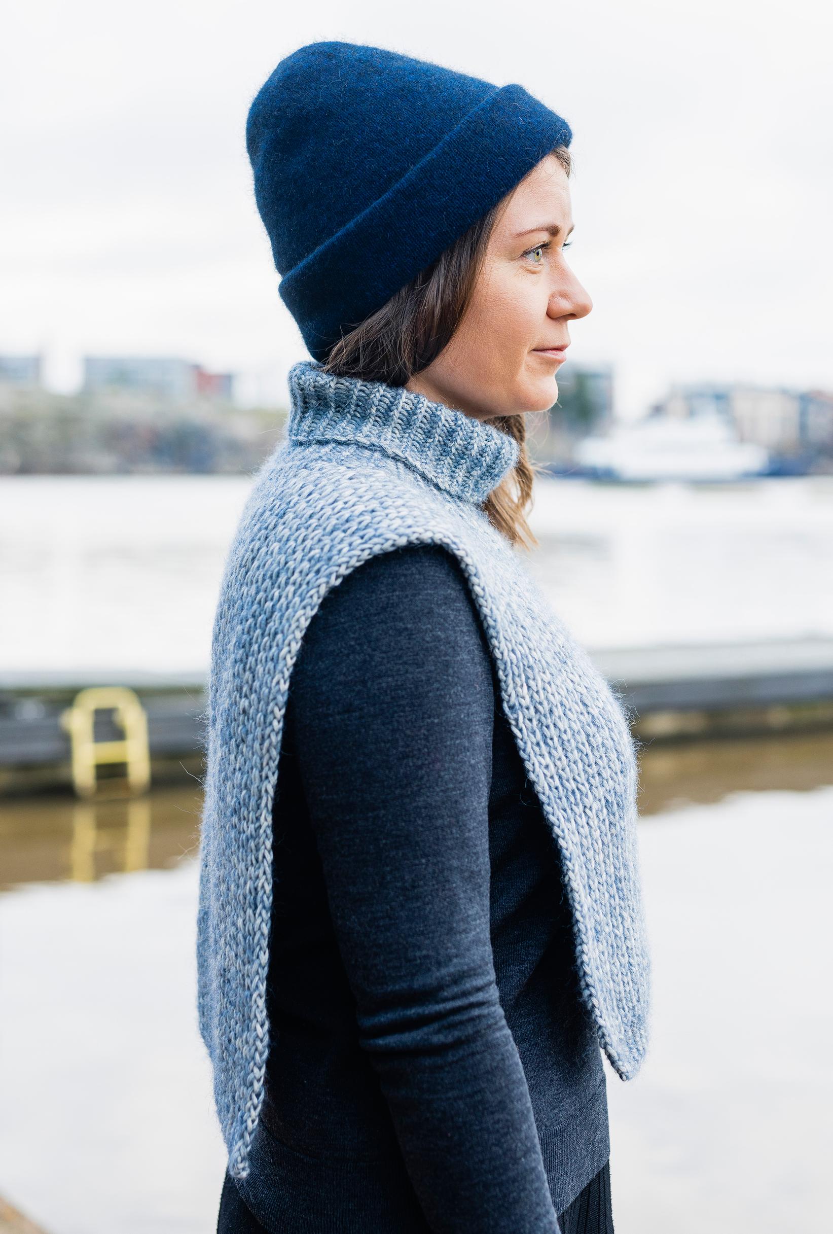 Knitted neck warmer