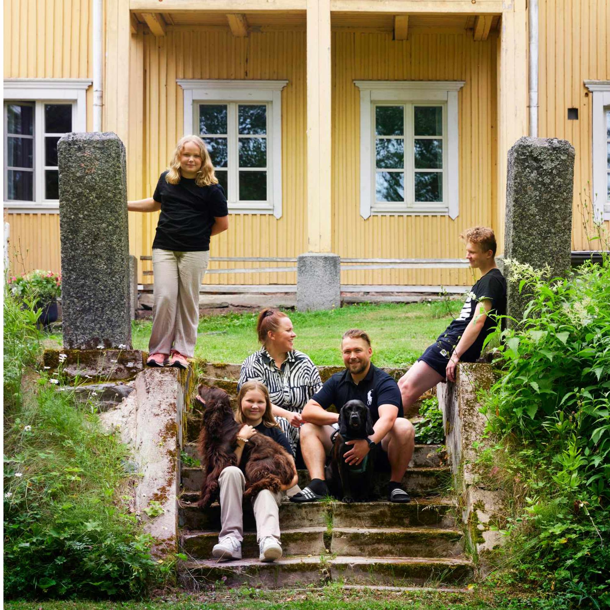 He had hoped for a modern stone house, but she had already fallen for a 200-year-old beauty: “We know this is a huge endeavor and a lifelong project”