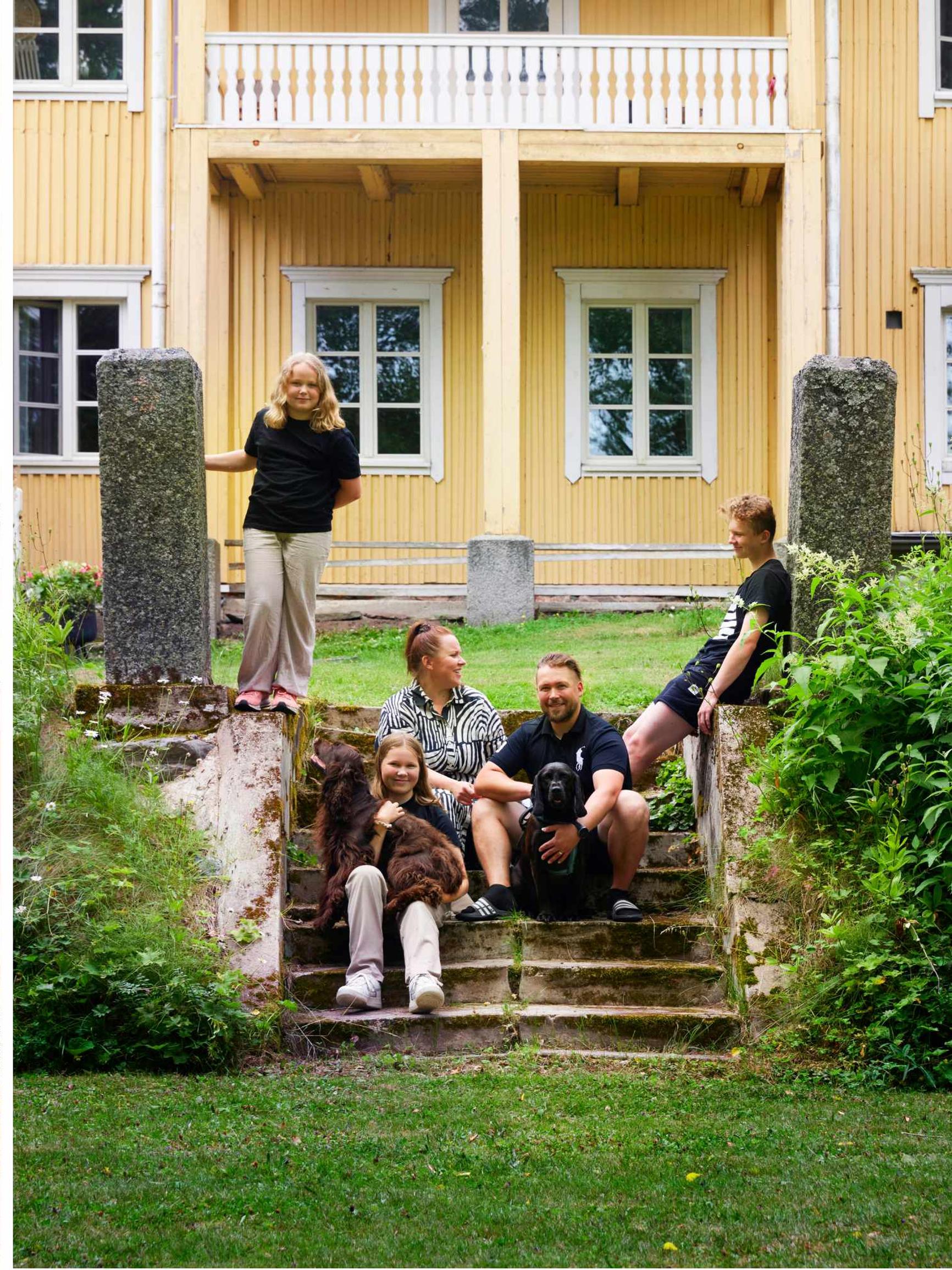 He had hoped for a modern stone house, but she had already fallen for a 200-year-old beauty: “We know this is a huge endeavor and a lifelong project”