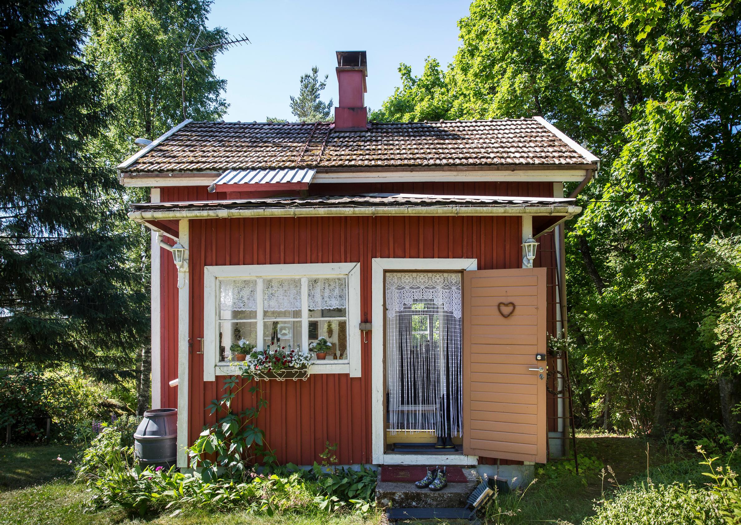 A tiny journey through time: inside a nostalgic 20-square-meter cottage