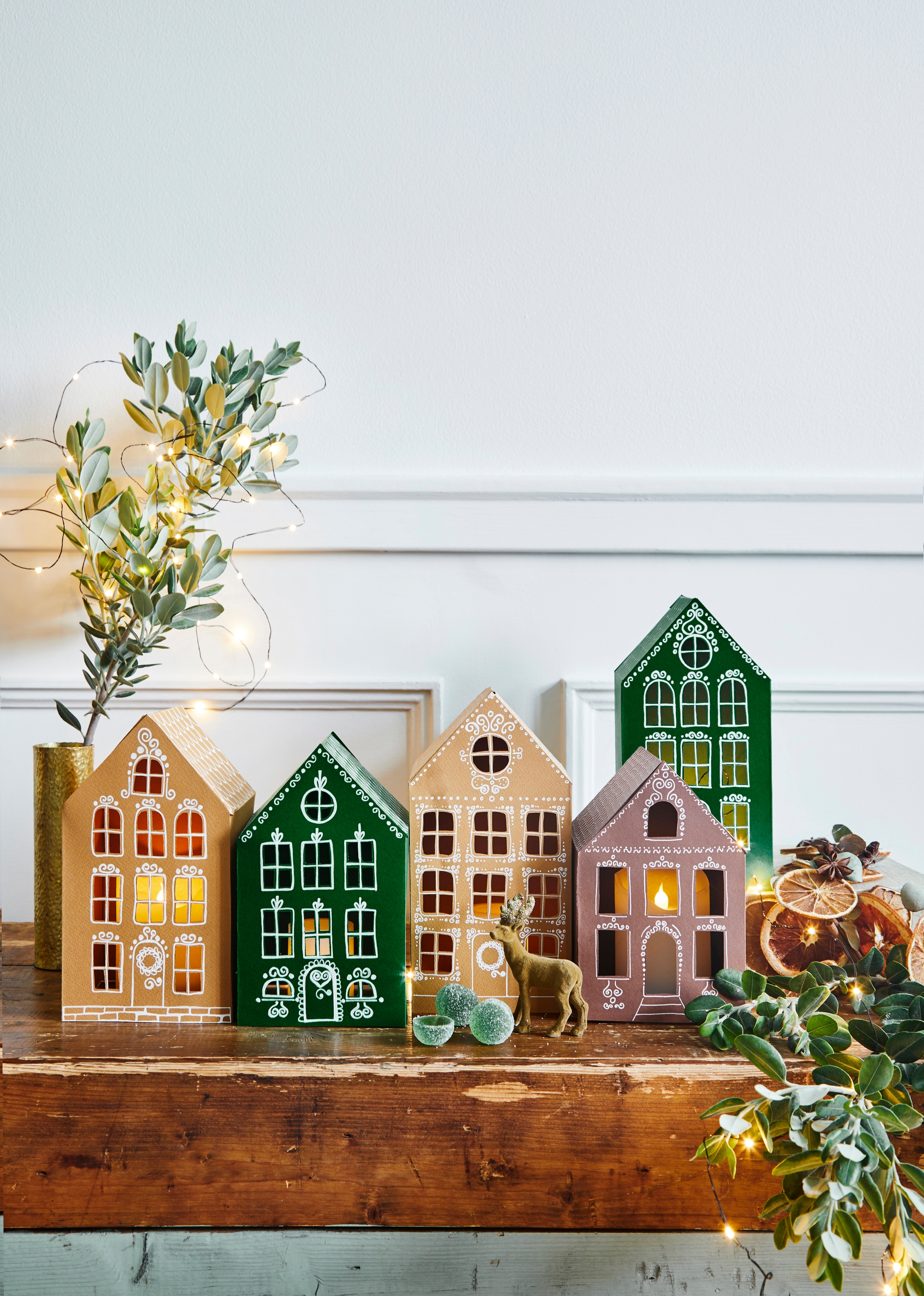 Gingerbread-style house lanterns from paper—see how it’s done! | Kotona ...