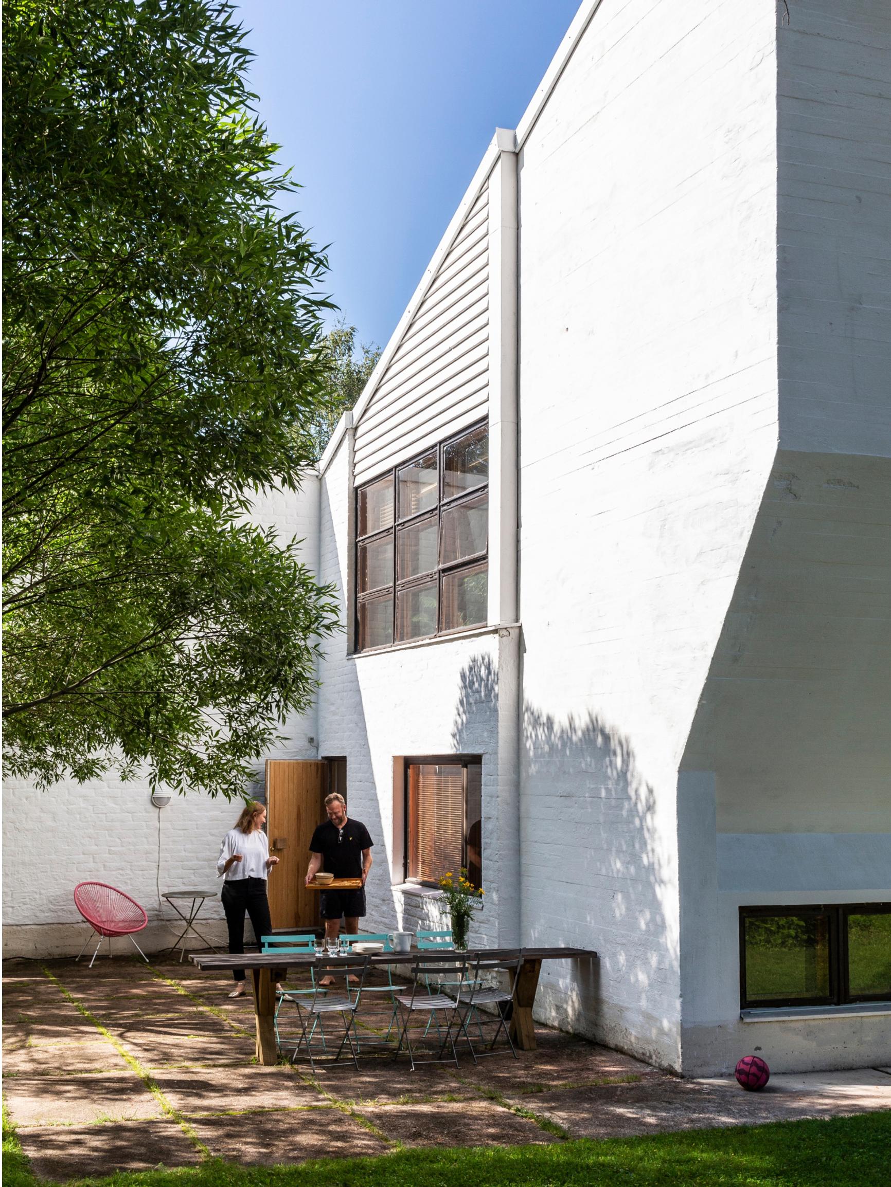 Family home in a heating plant designed by Alvar Aalto: “We didn’t find the building; it found us”