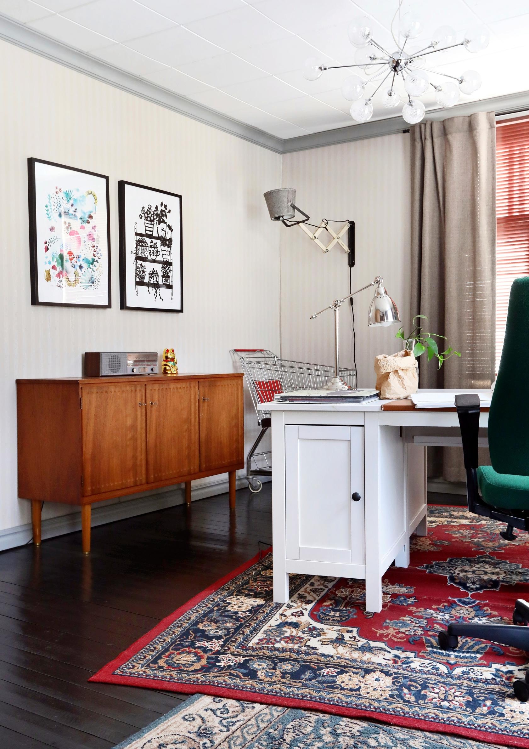 Sami’s office décor