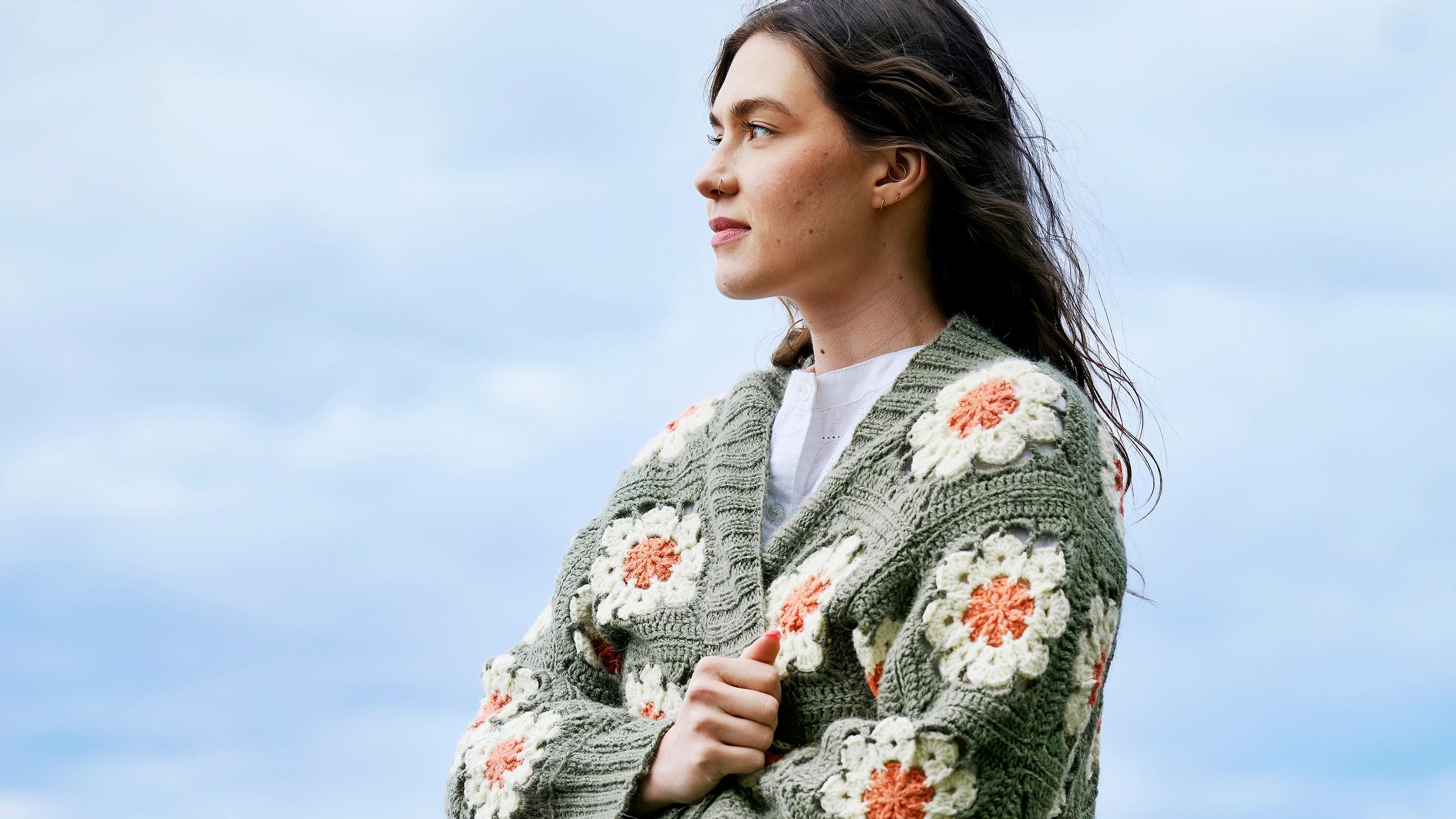 Crocheted cardigan from squares—an eye-catching flower cardigan that comes together square by square