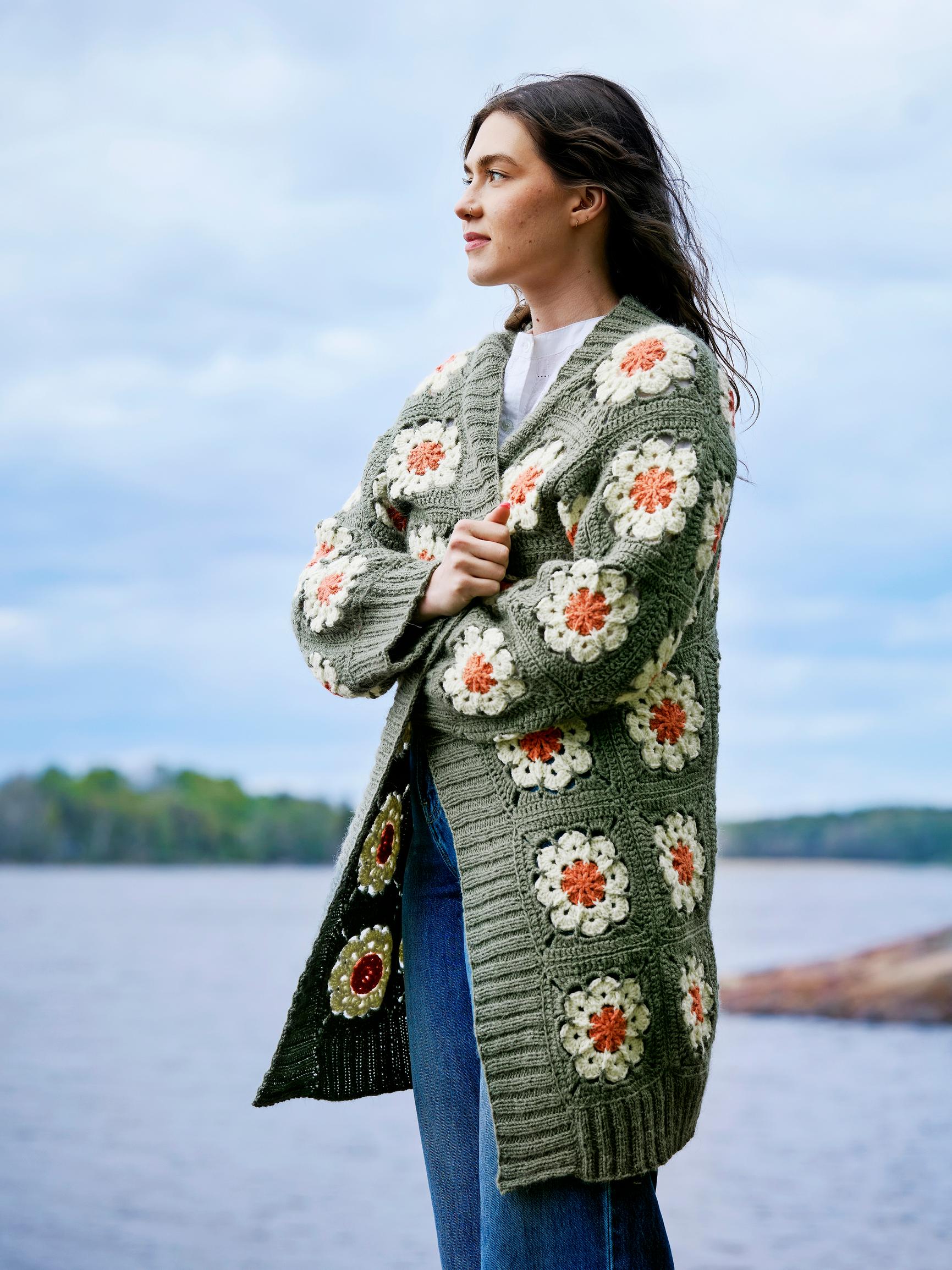 Crocheted cardigan from squares—an eye-catching flower cardigan that comes together square by square