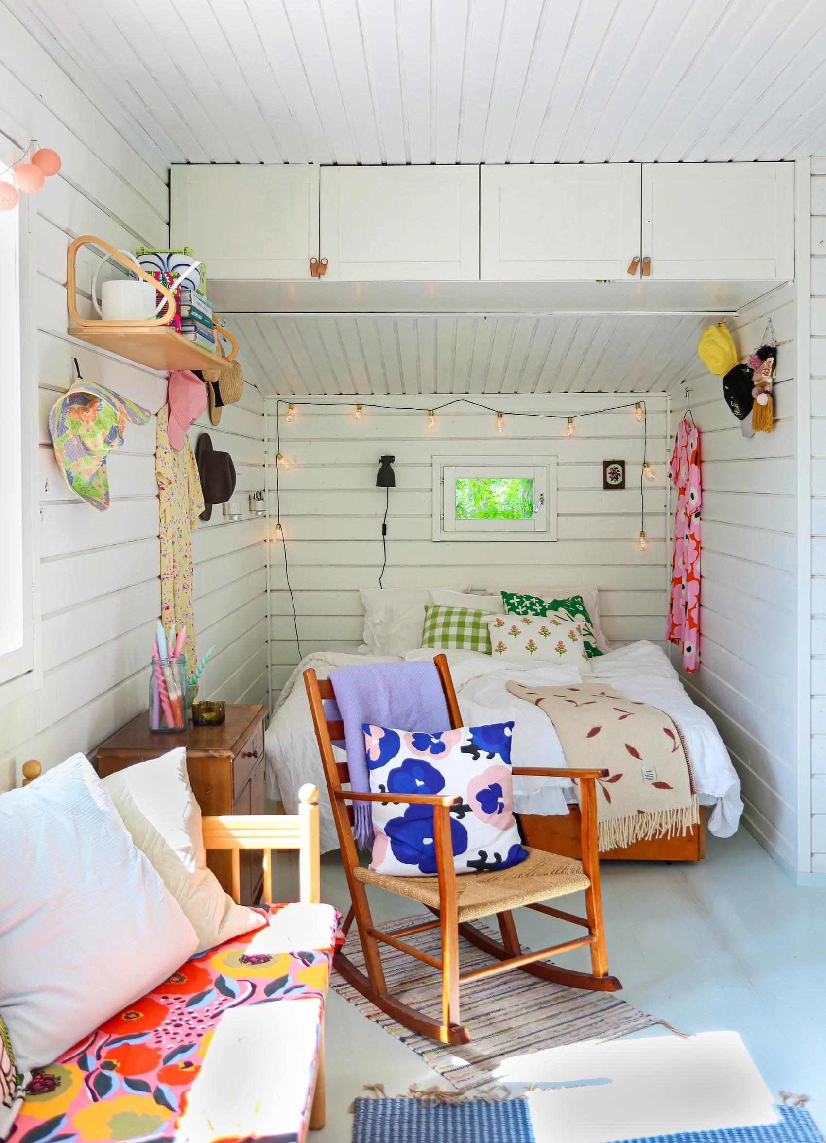 Hanna and Aksu’s cottage sleeping alcove