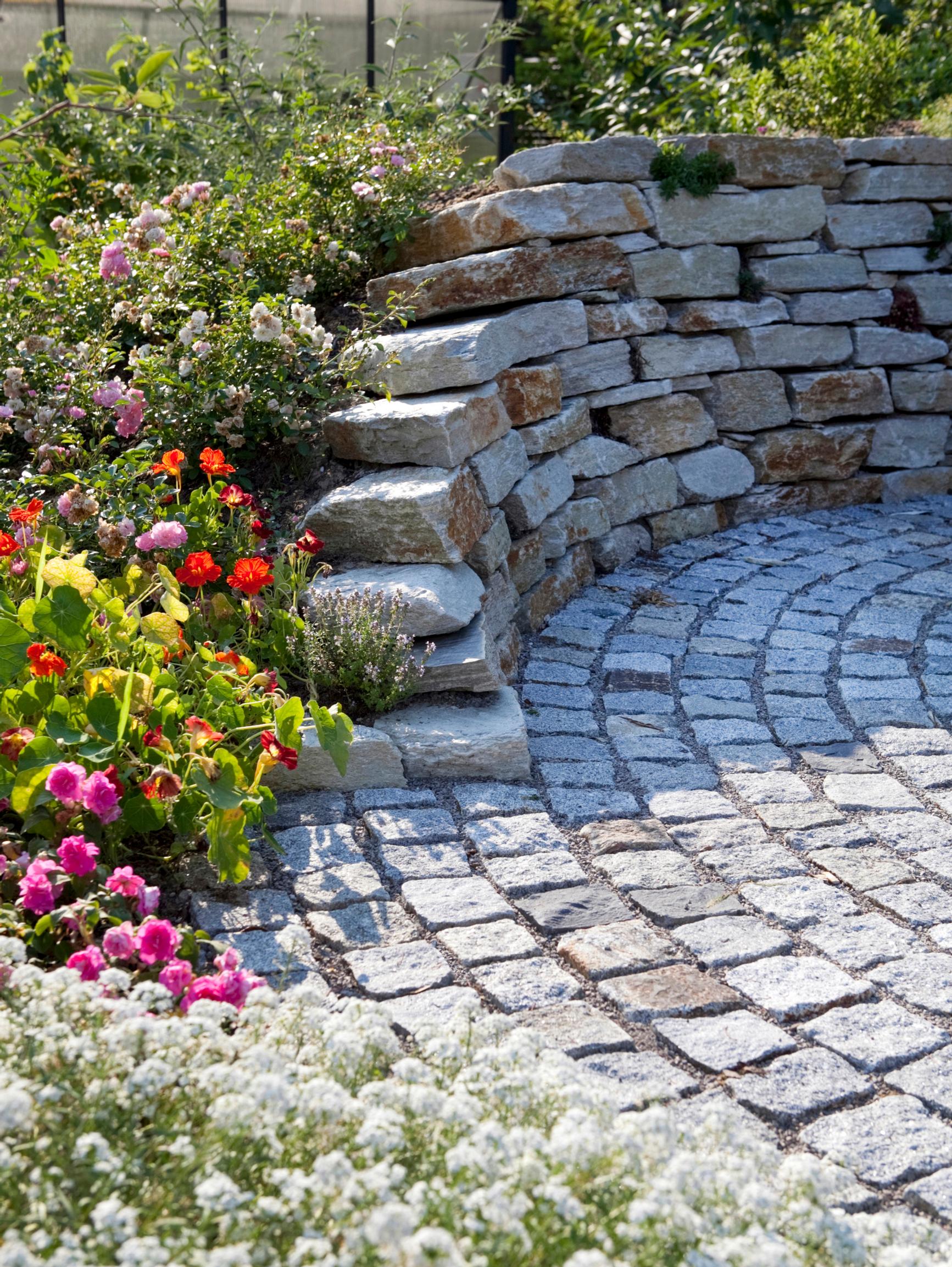 Inspiring garden paving ideas