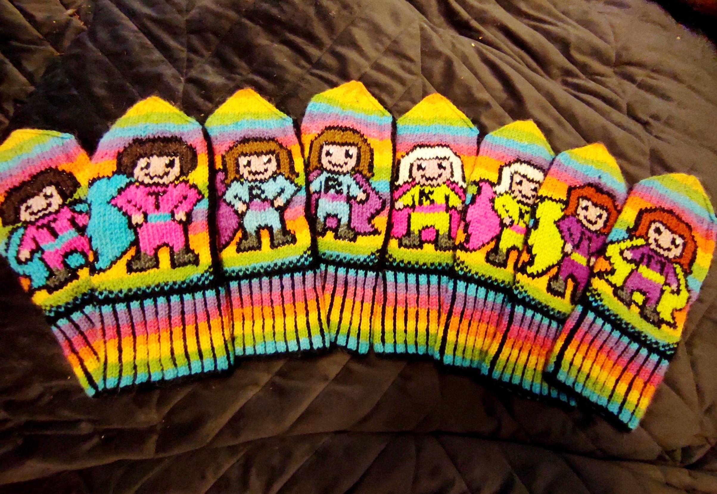 Super-auntie mittens