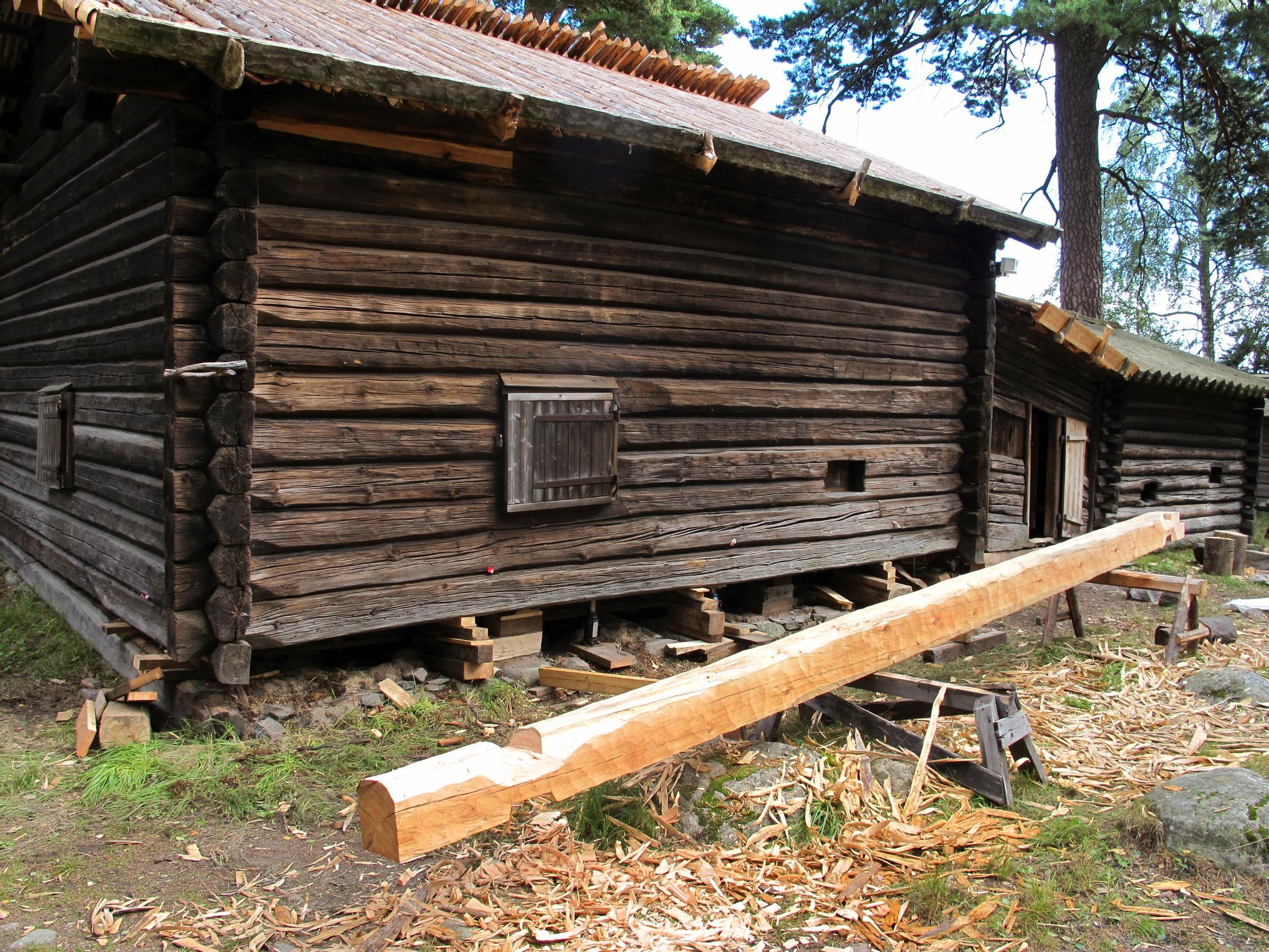 Wood rot in an old house? Most damage can be repaired with the right materials—see a heritage builder’s tips